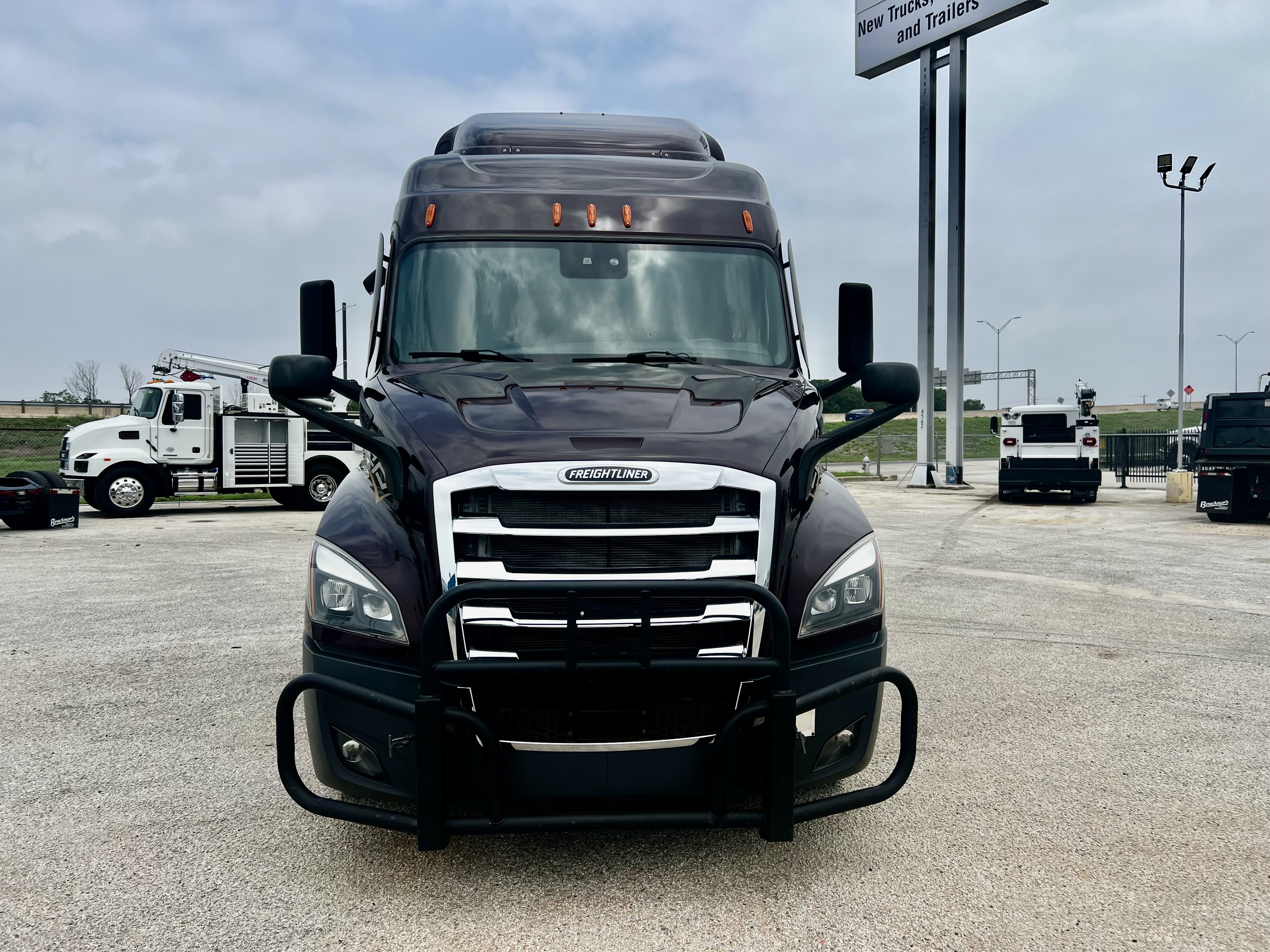 2023 Freightliner Cascadia in San Antonio, TX — photo 3