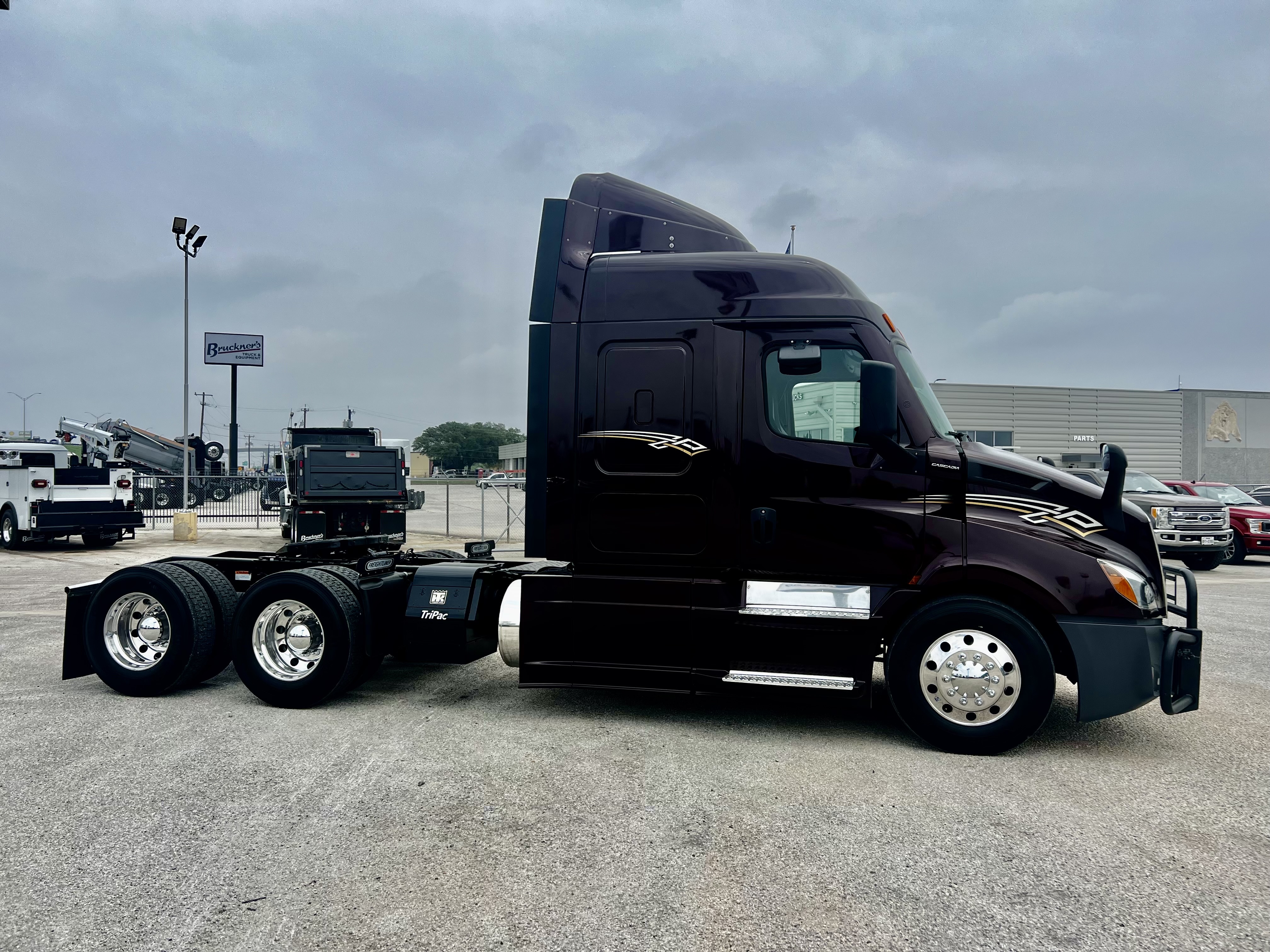 2023 Freightliner Cascadia in San Antonio, TX — photo 7