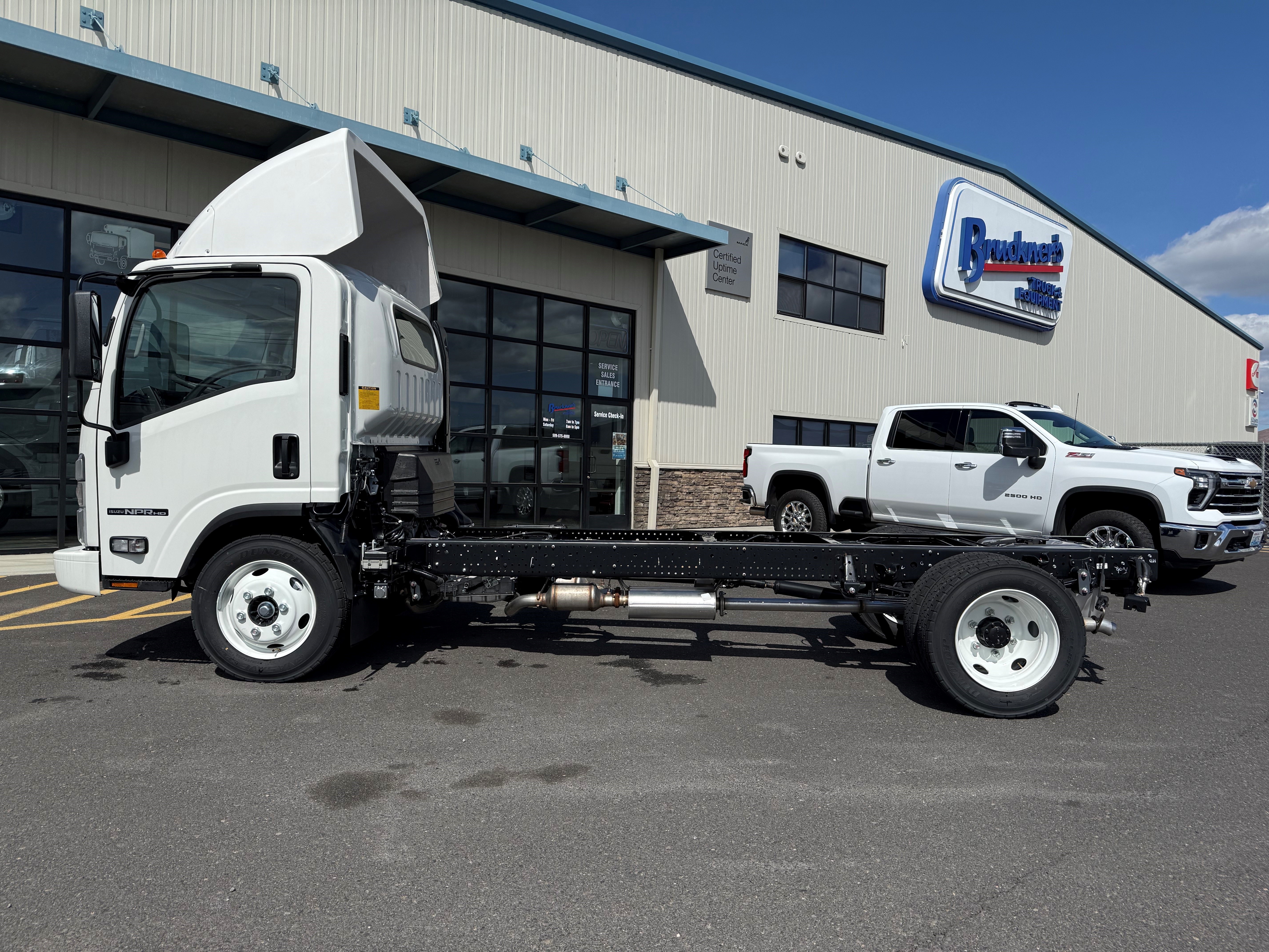 2026 Isuzu in Yakima, WA — photo 8