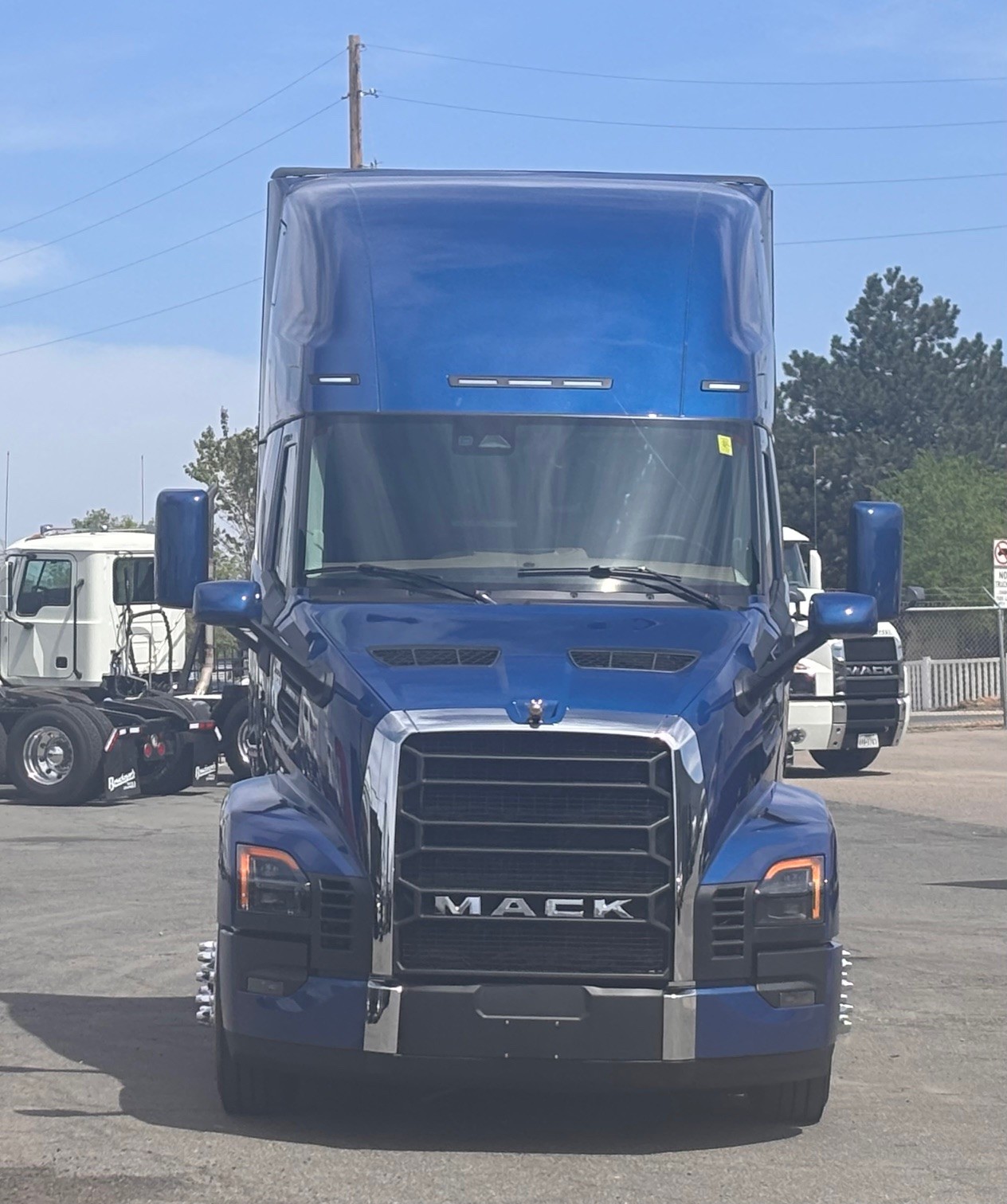 2027 Mack Pinnacle in Denver, CO — photo 2