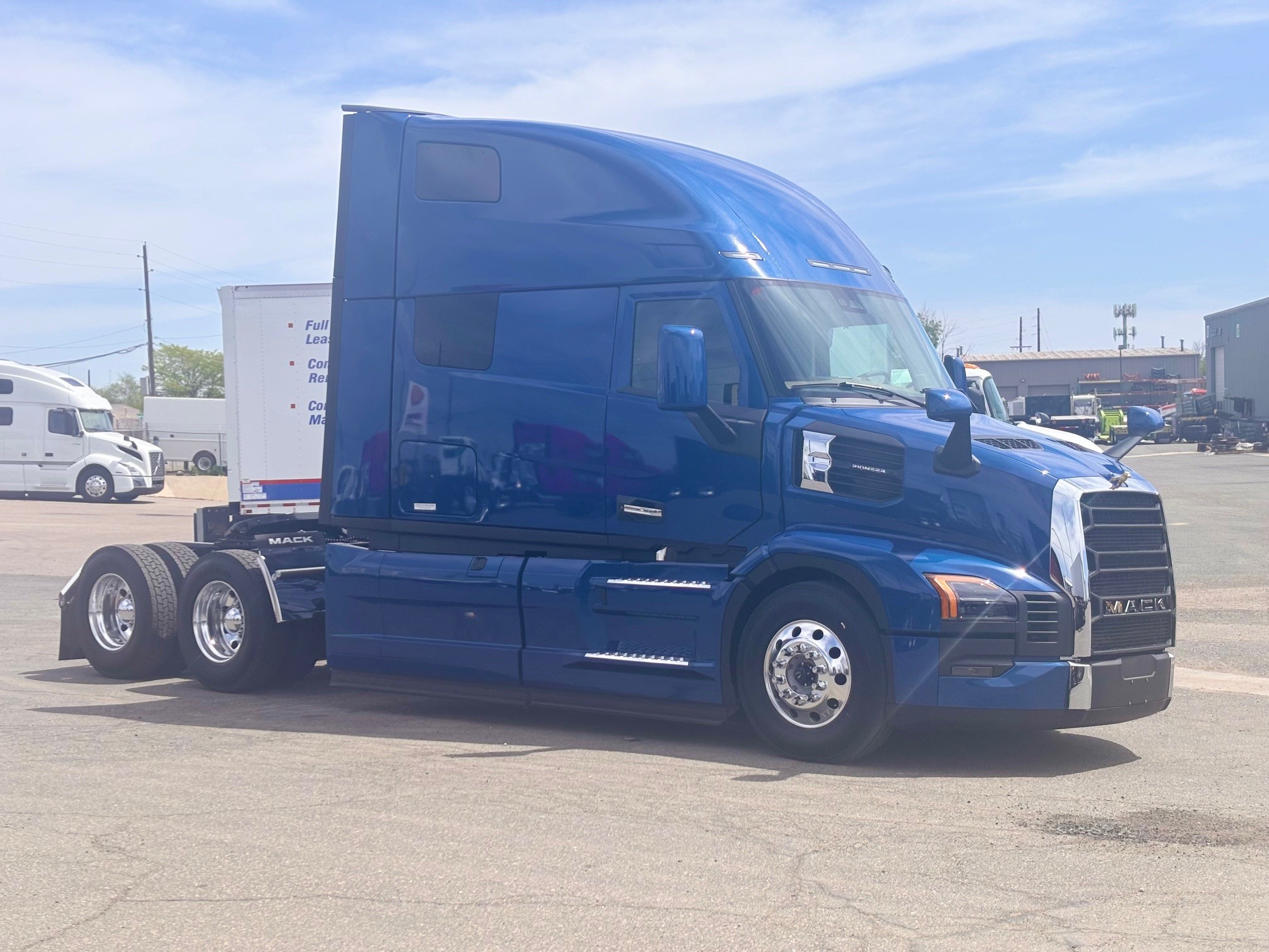 2027 Mack Pinnacle in Denver, CO — photo 3