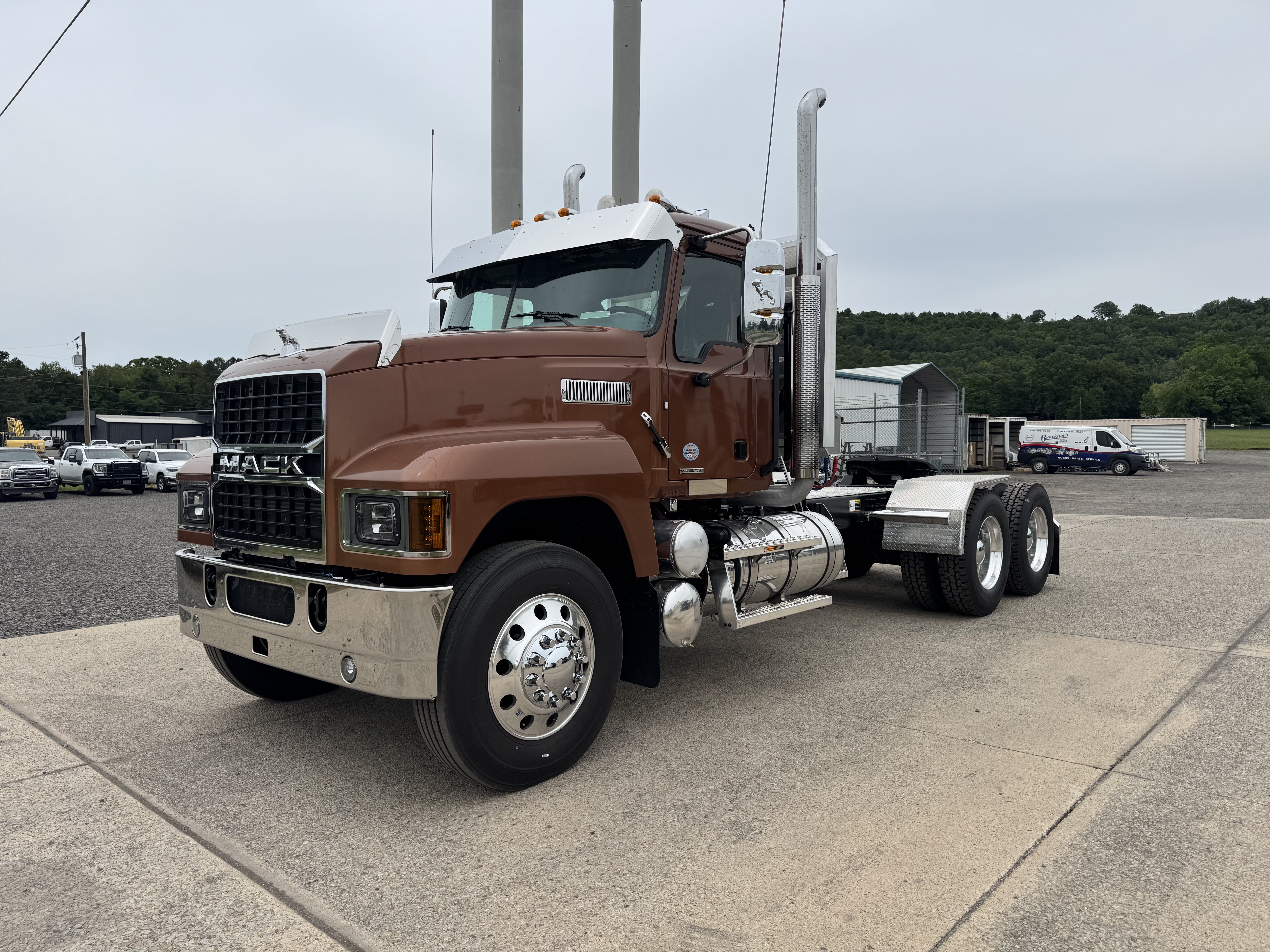 2027 Mack Pinnacle in Pottsville, PA — photo 2