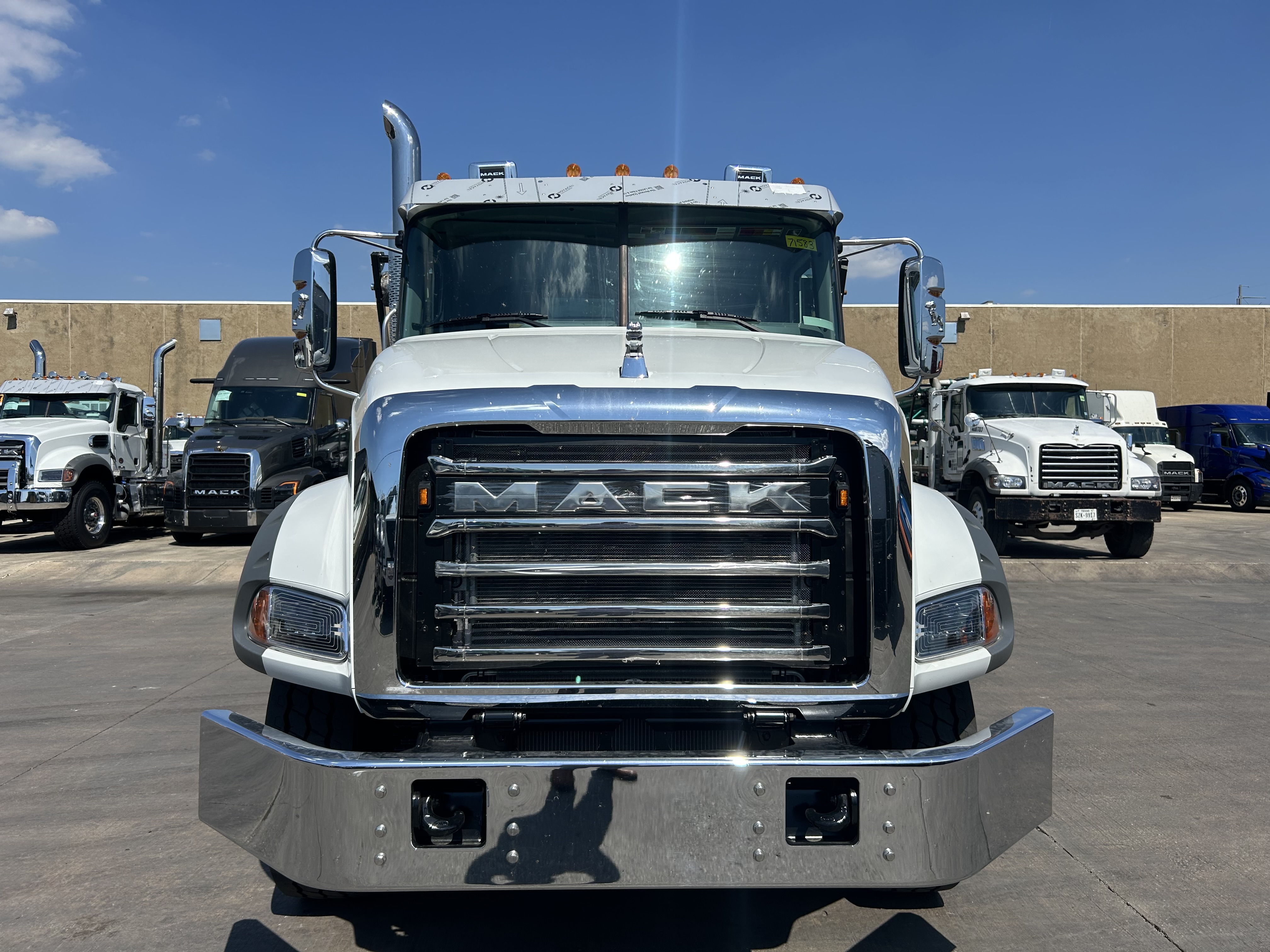 2026 Mack Granite in Dallas Irving Blvd, TX — photo 2