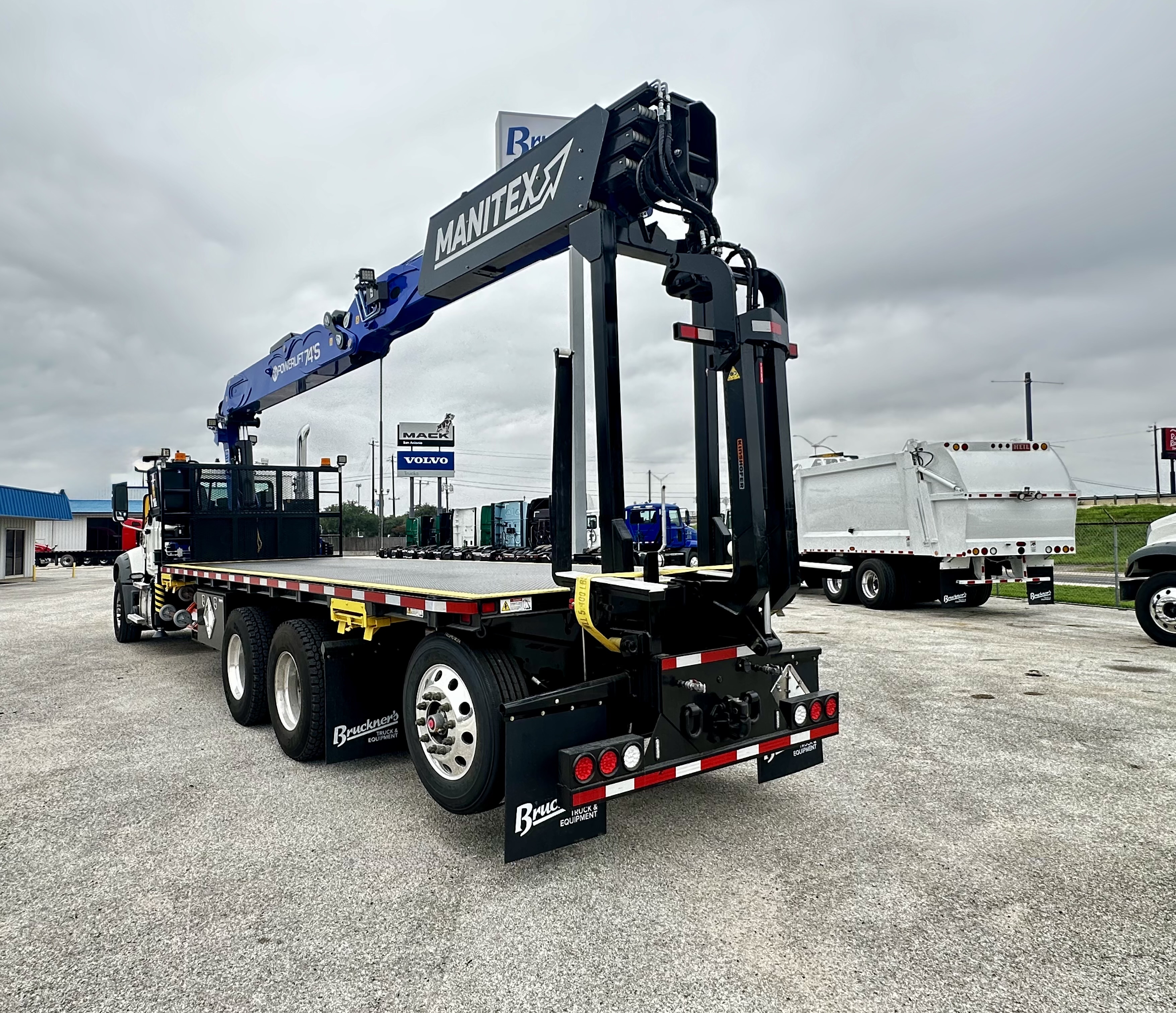 2026 Mack Granite in San Antonio, TX — photo 7