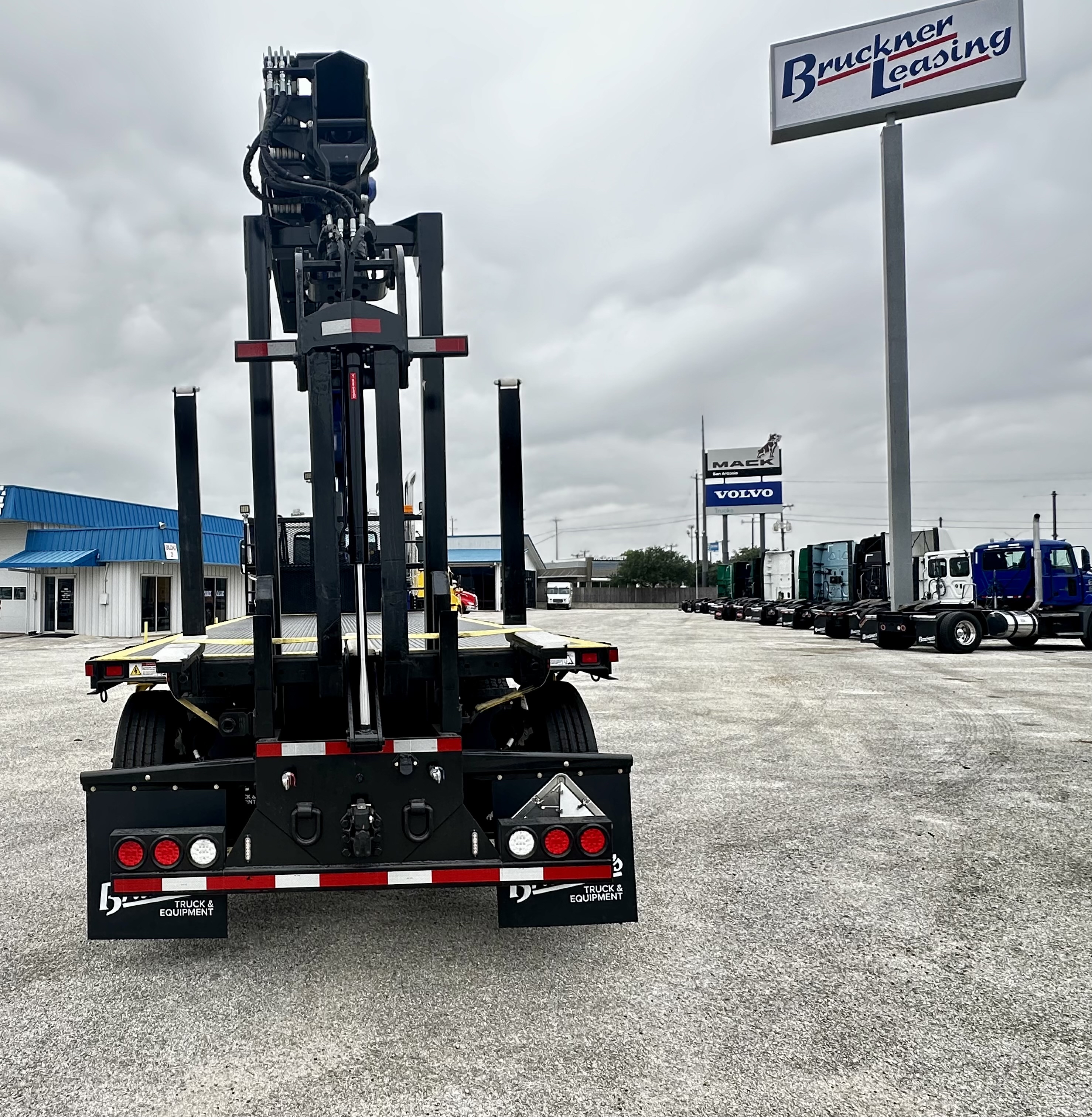 2026 Mack Granite in San Antonio, TX — photo 8