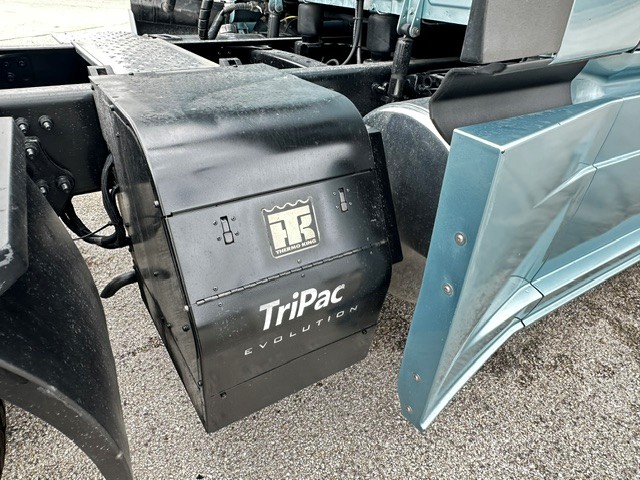 2023 Freightliner Cascadia in San Antonio, TX — photo 6