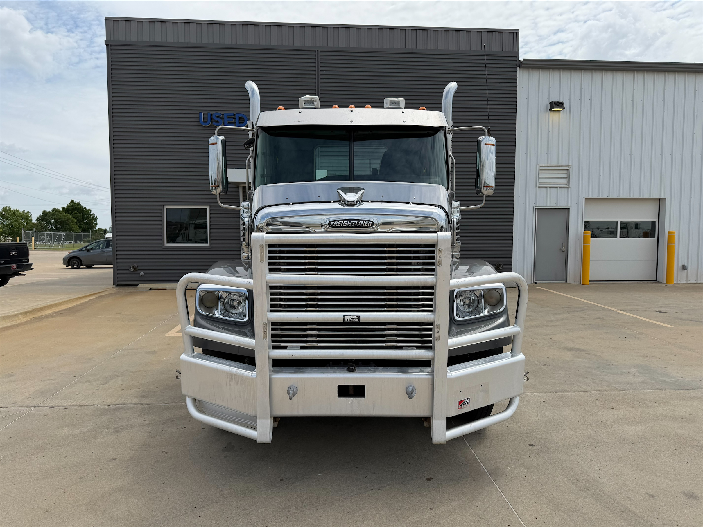 2018 Freightliner 122SD in Oklahoma City, OK — photo 2