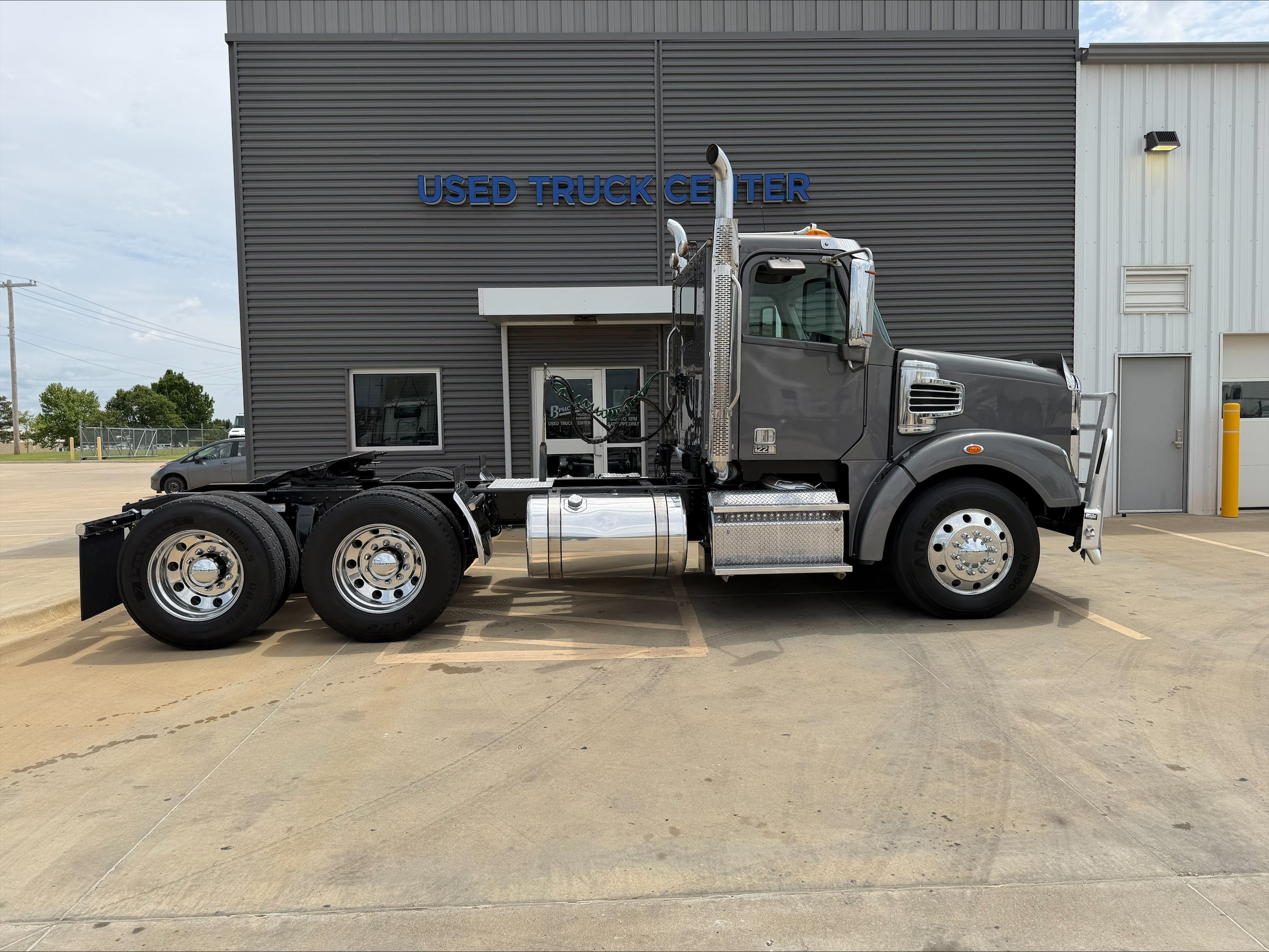 2018 Freightliner 122SD in Oklahoma City, OK — photo 4