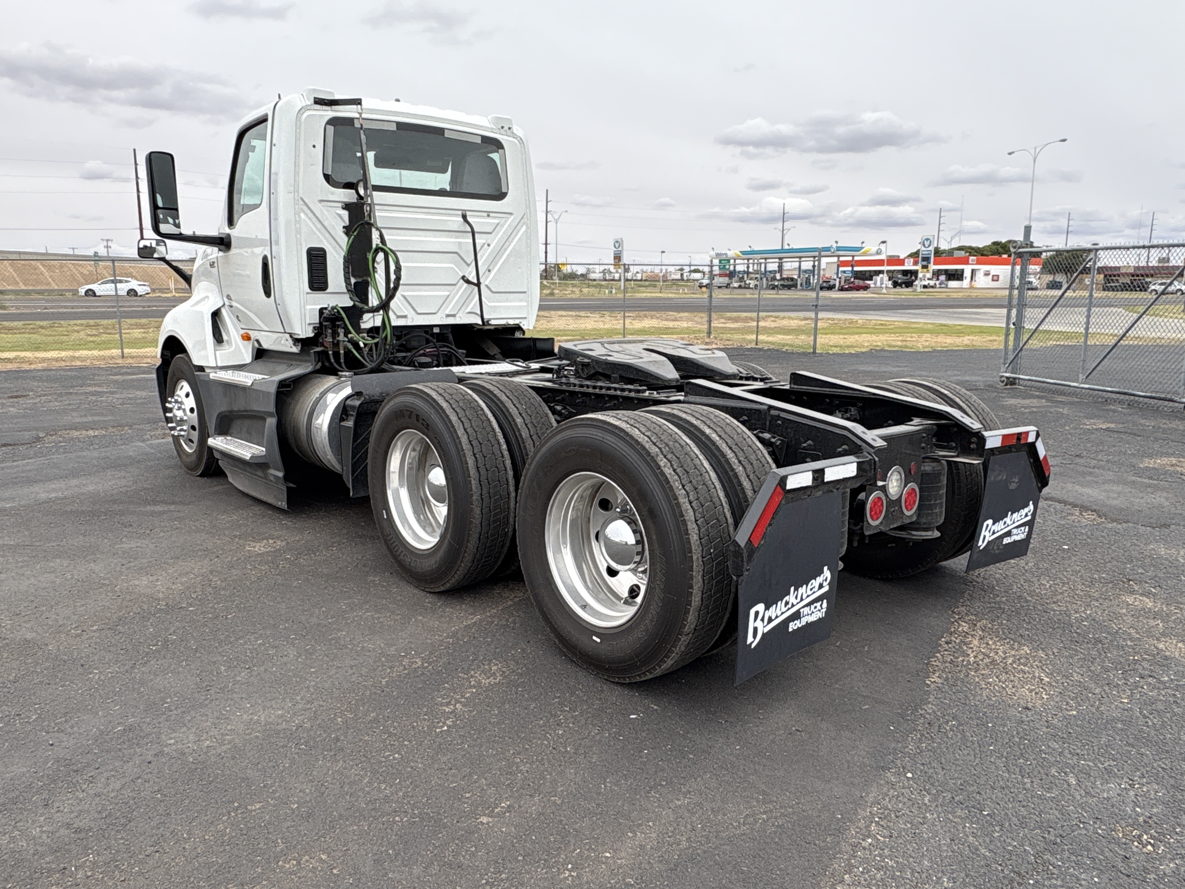 2021 International LT in Lubbock, TX — photo 8