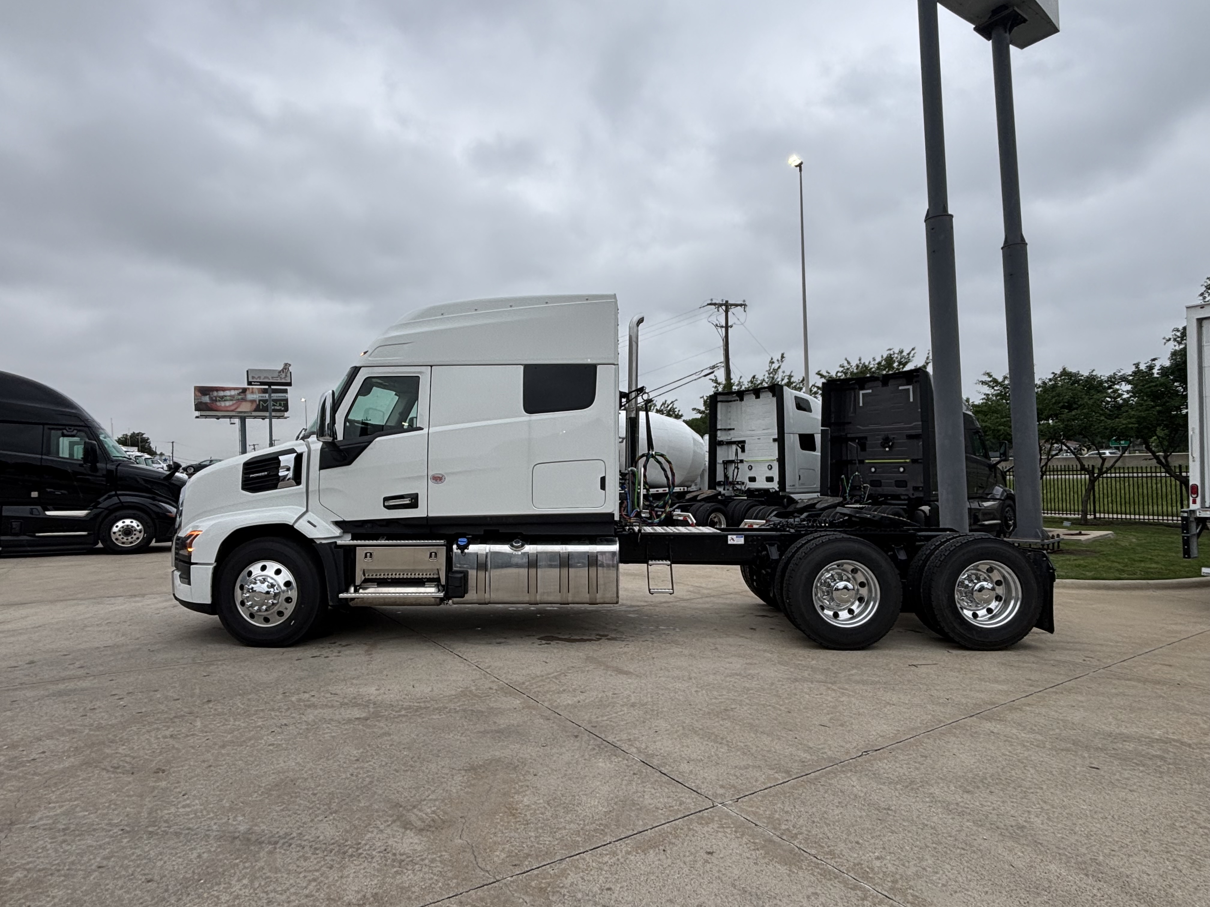 2027 Mack in Dallas Irving Blvd, TX — photo 7