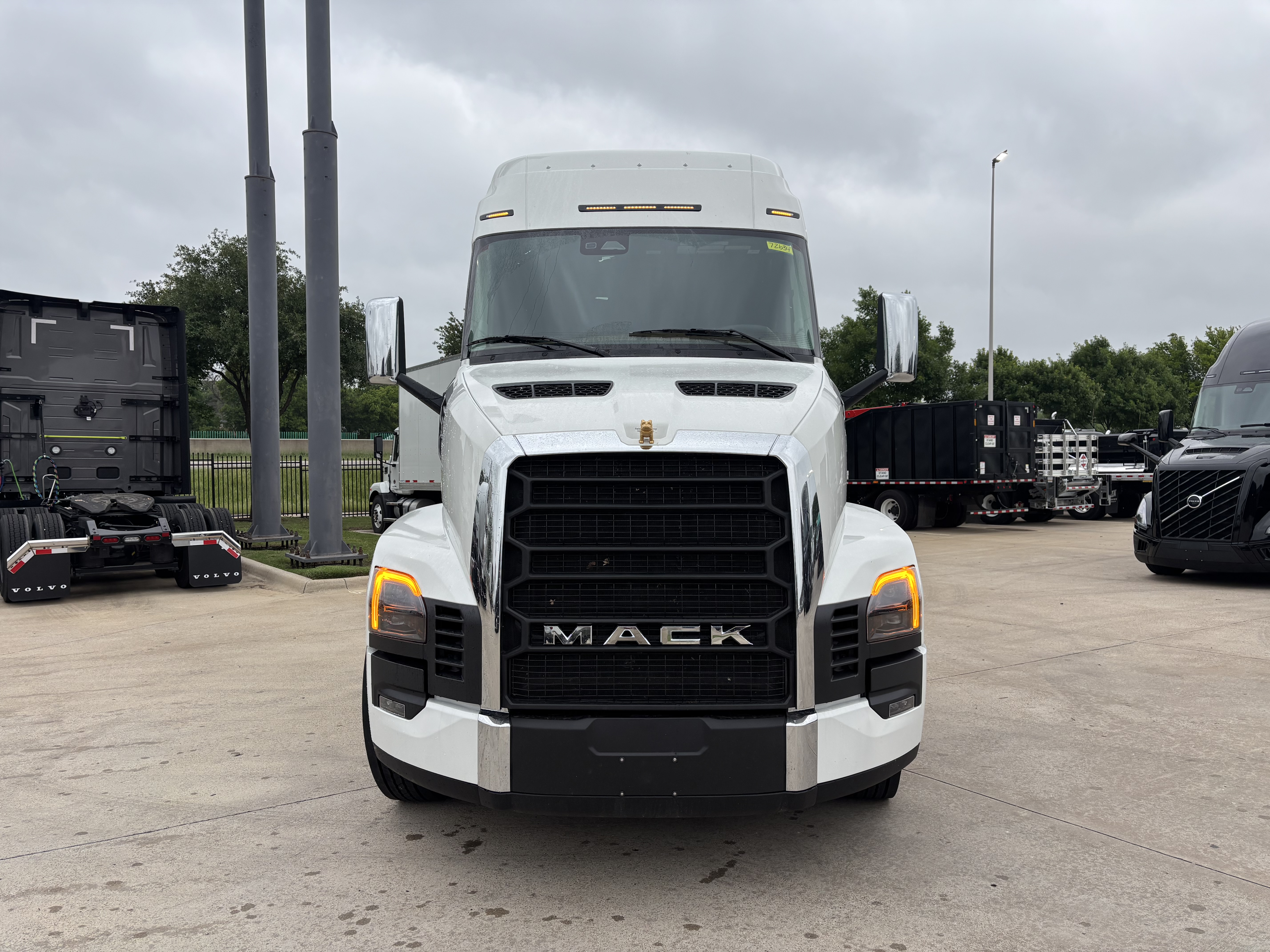 2027 Mack in Dallas Irving Blvd, TX — photo 2