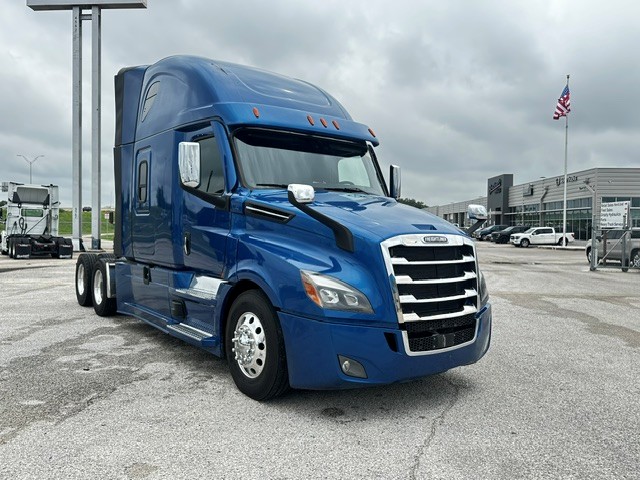 2022 Freightliner Cascadia in San Antonio, TX — photo 3