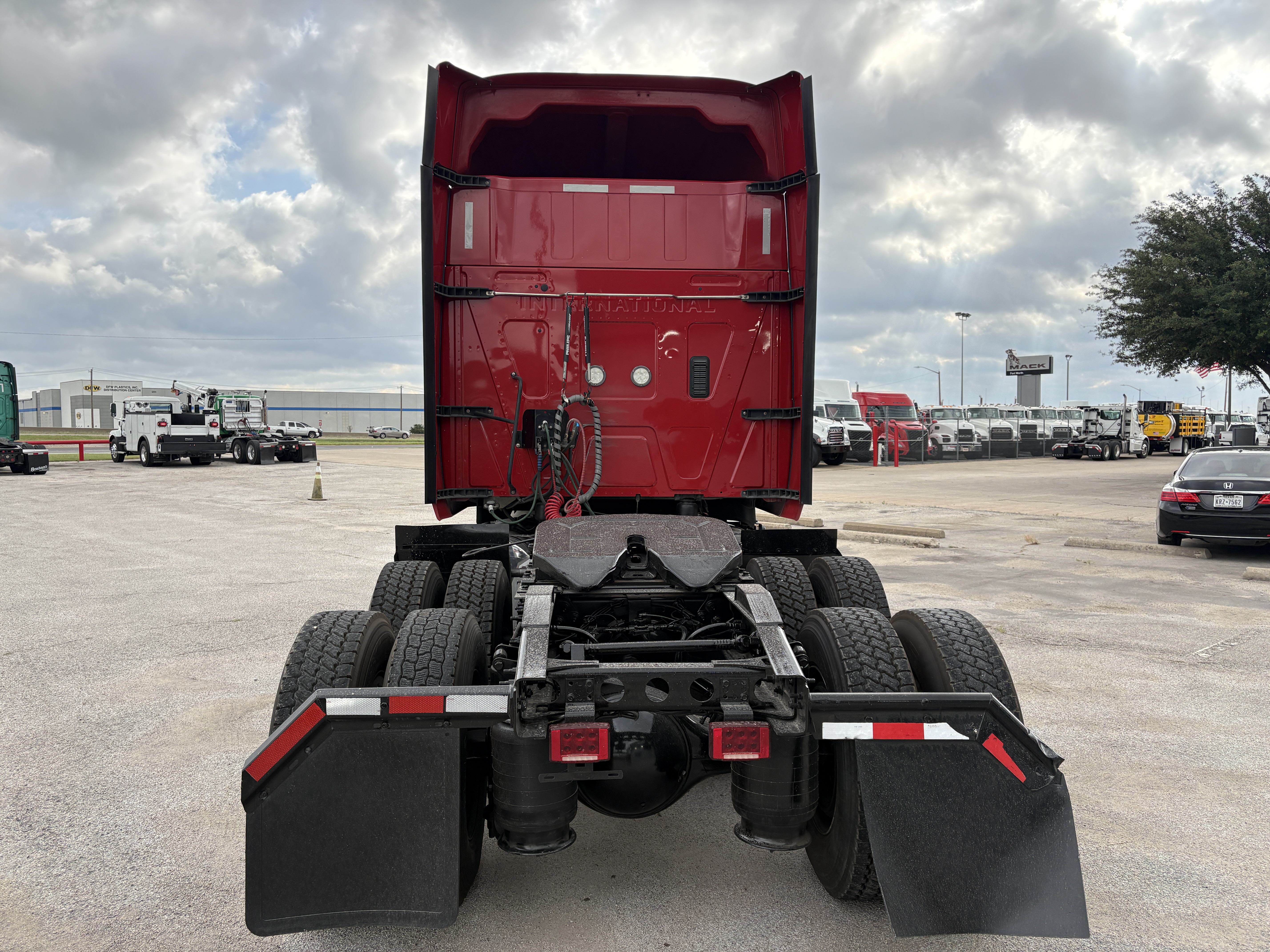2022 International LT in Fort Worth, TX — photo 6