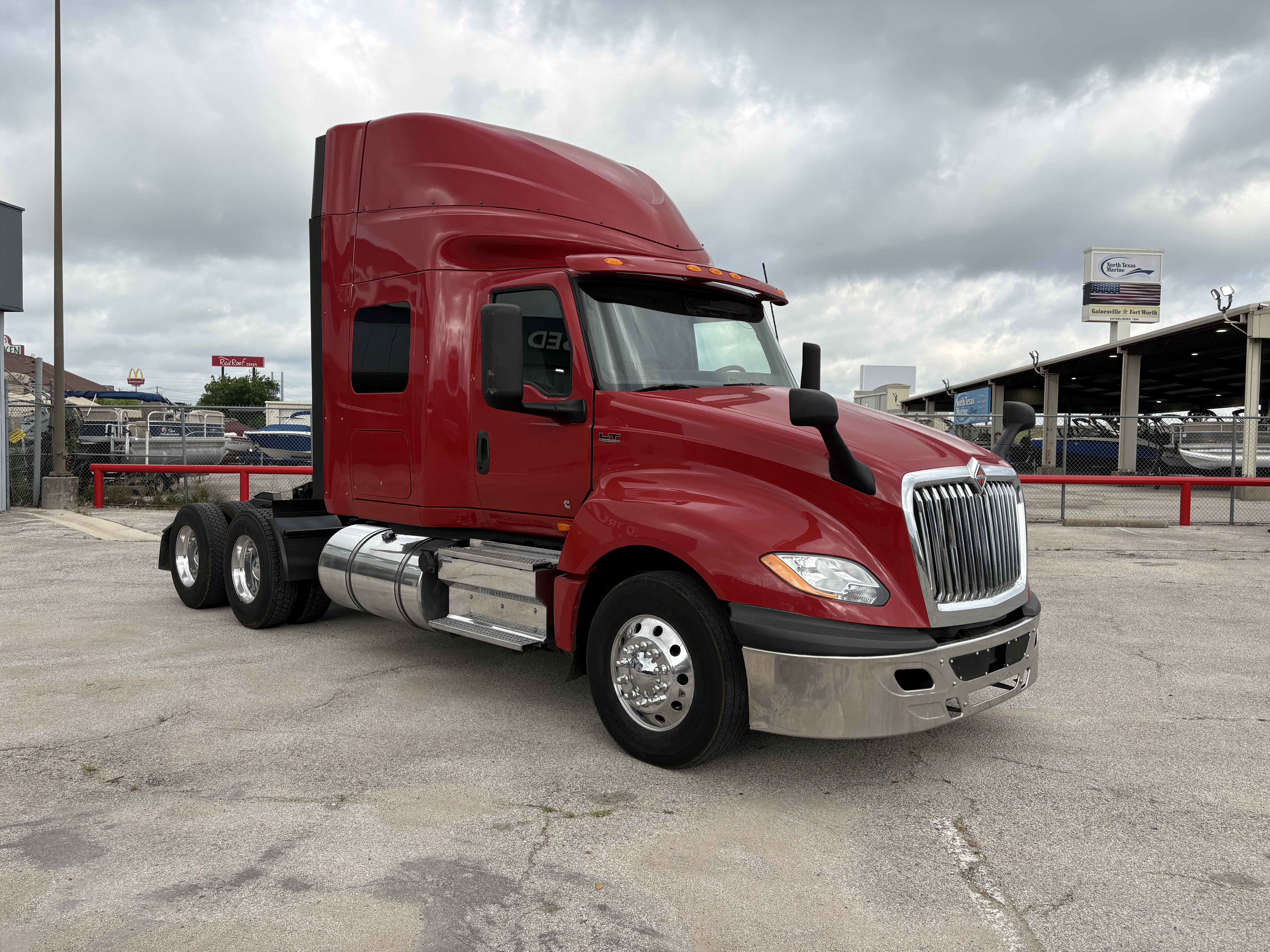 2022 International LT in Fort Worth, TX — photo 3
