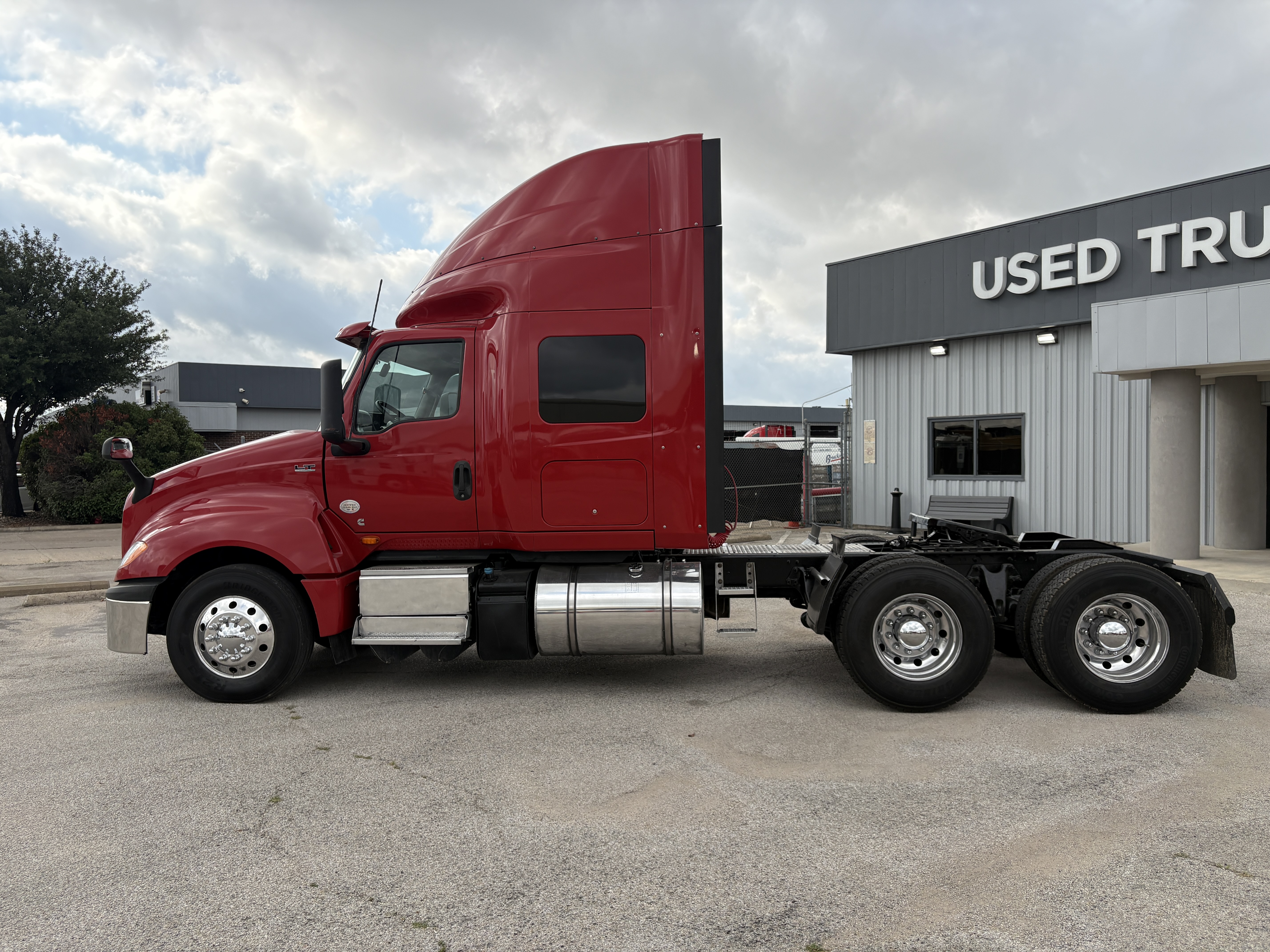 2022 International LT in Fort Worth, TX — photo 8