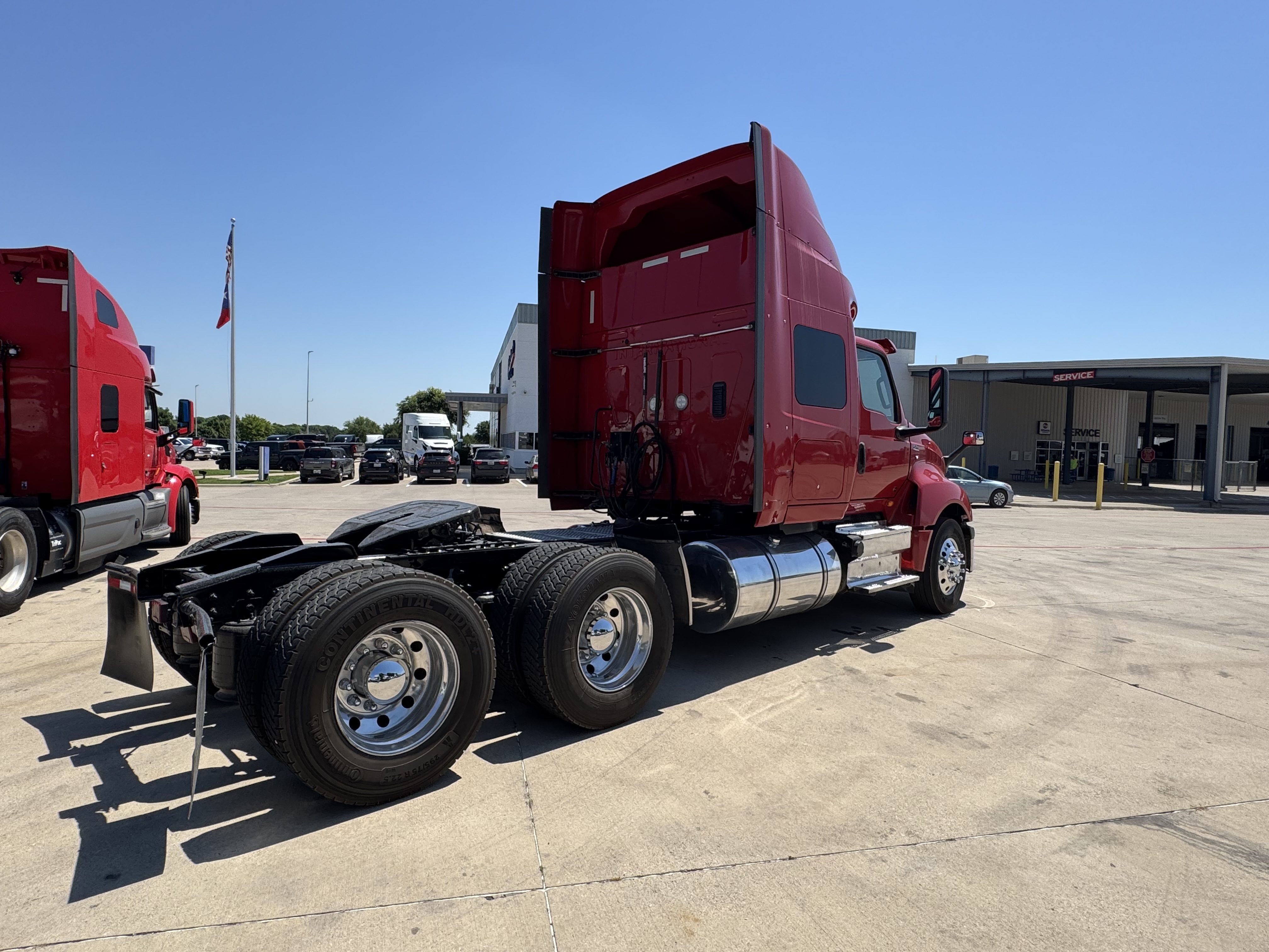 2022 International LT in TX — photo 5