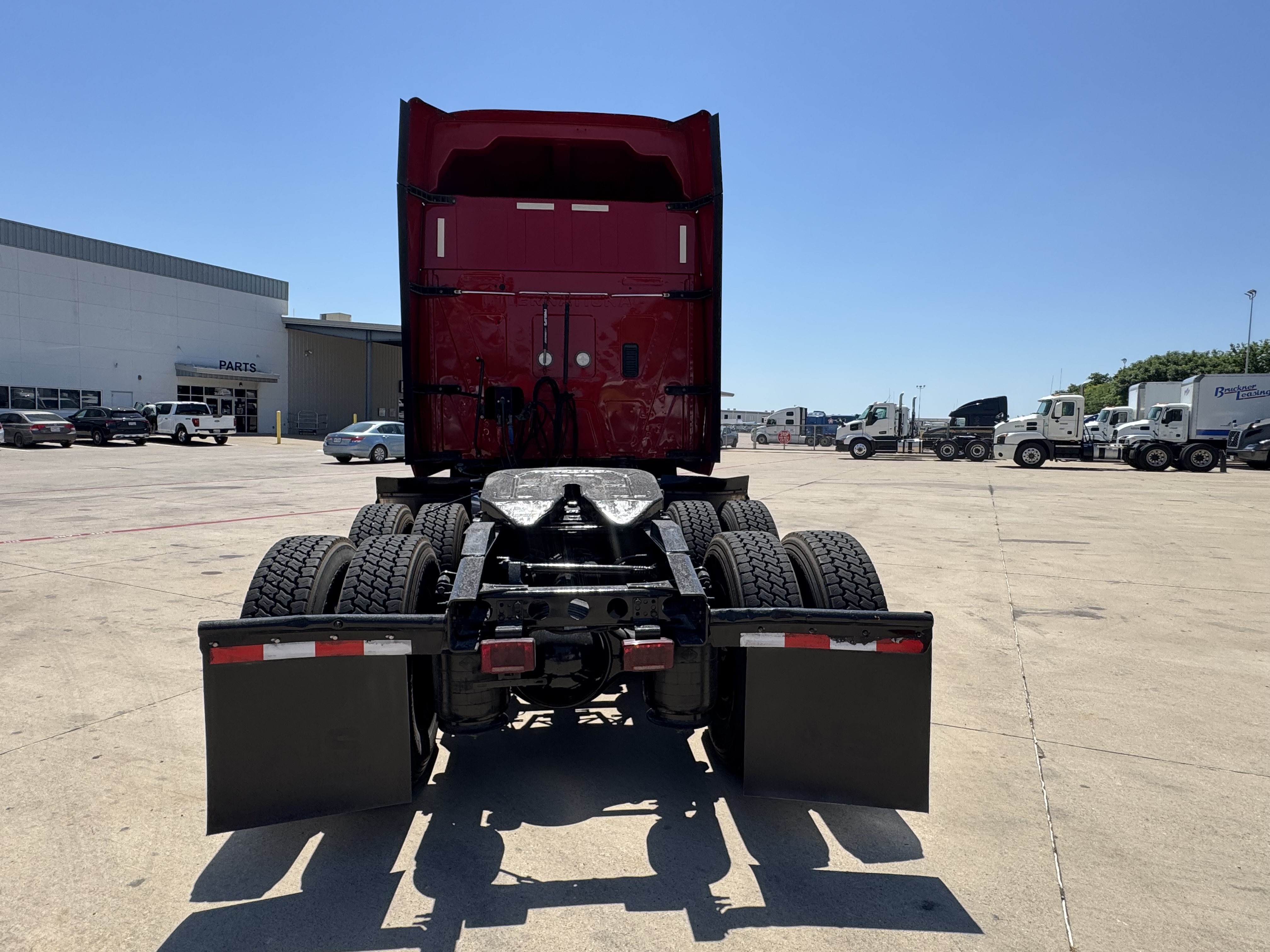 2022 International LT in TX — photo 4