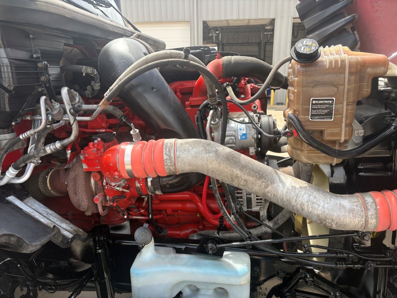 2022 International LT in TX — photo 8