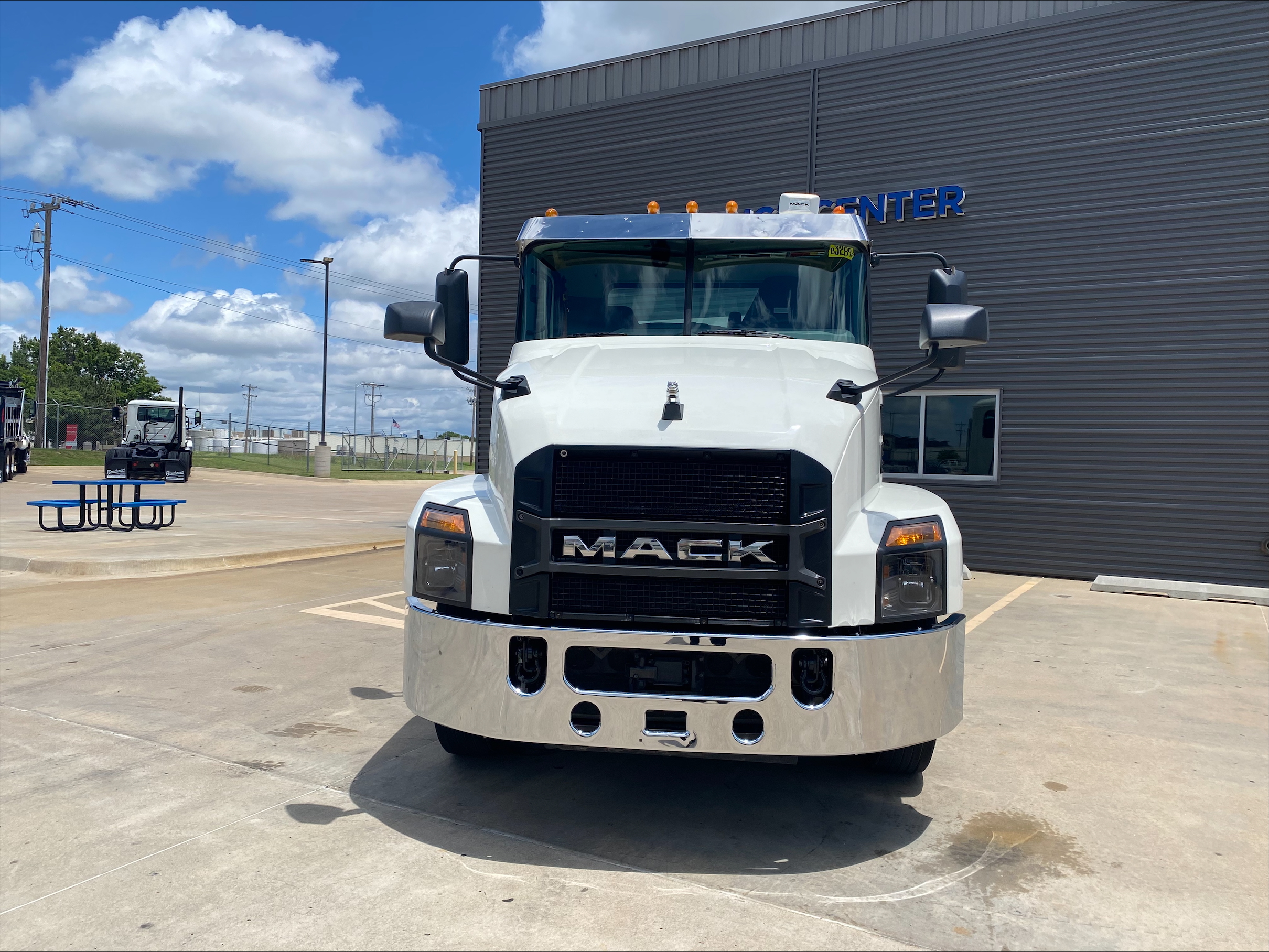2021 Mack Anthem in Oklahoma City, OK — photo 2