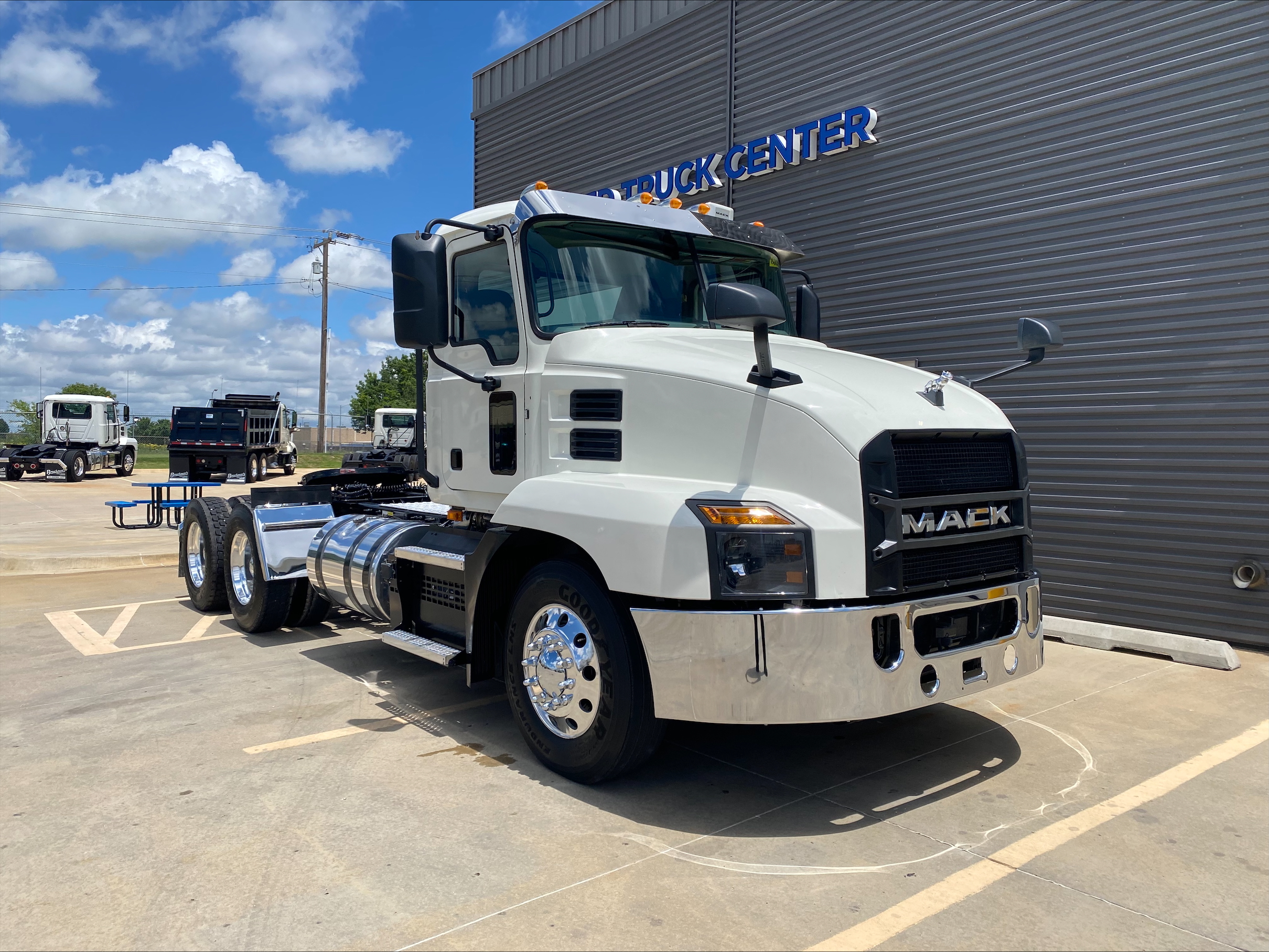 2021 Mack Anthem in Oklahoma City, OK — photo 3