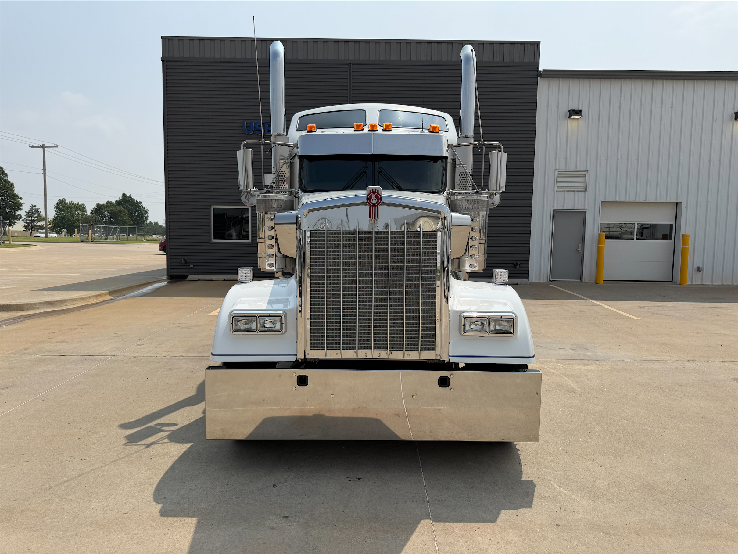 2022 Kenworth W900 in Tulsa, OK — photo 2