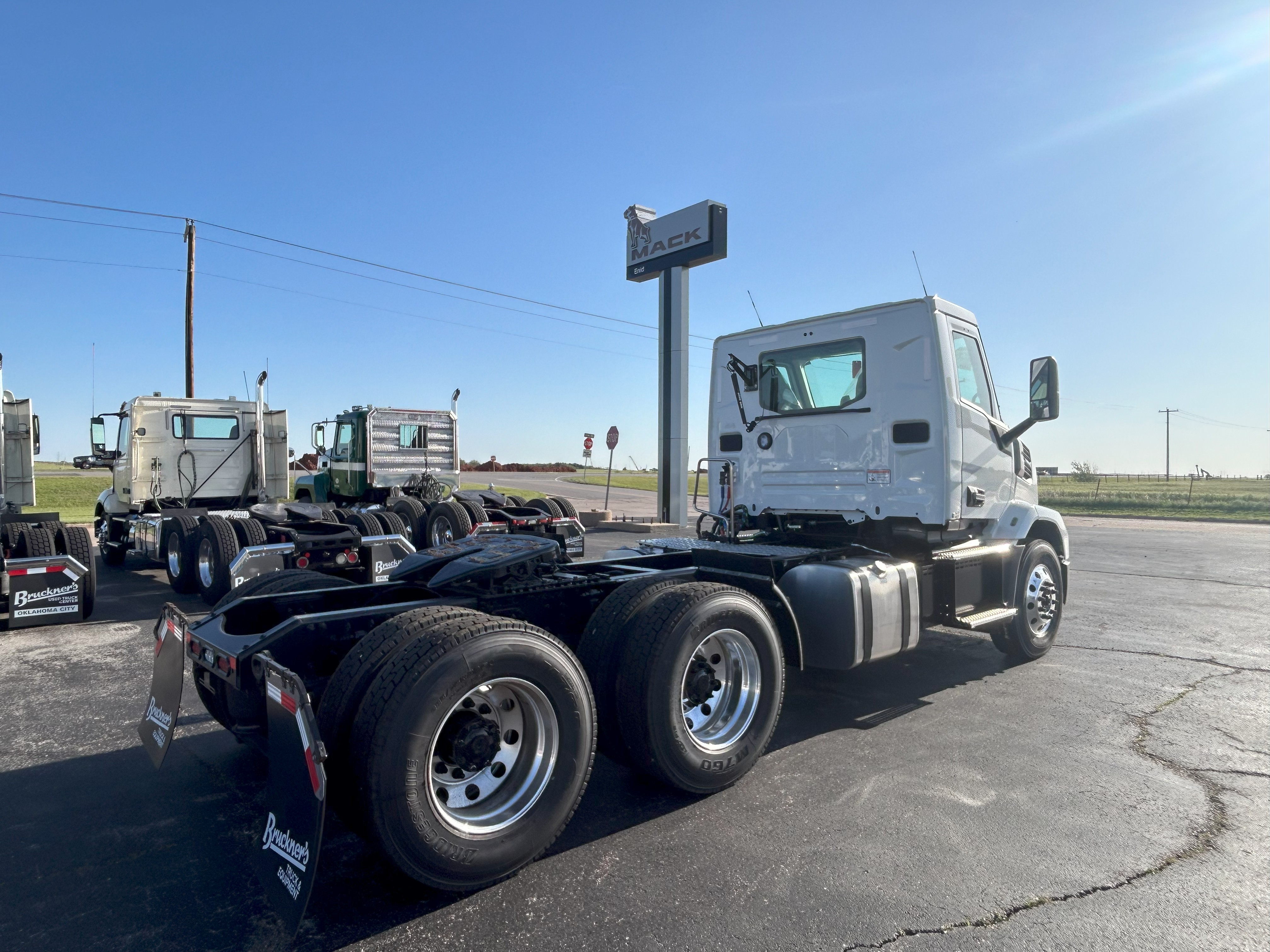2027 Mack Anthem in Enid, OK — photo 8