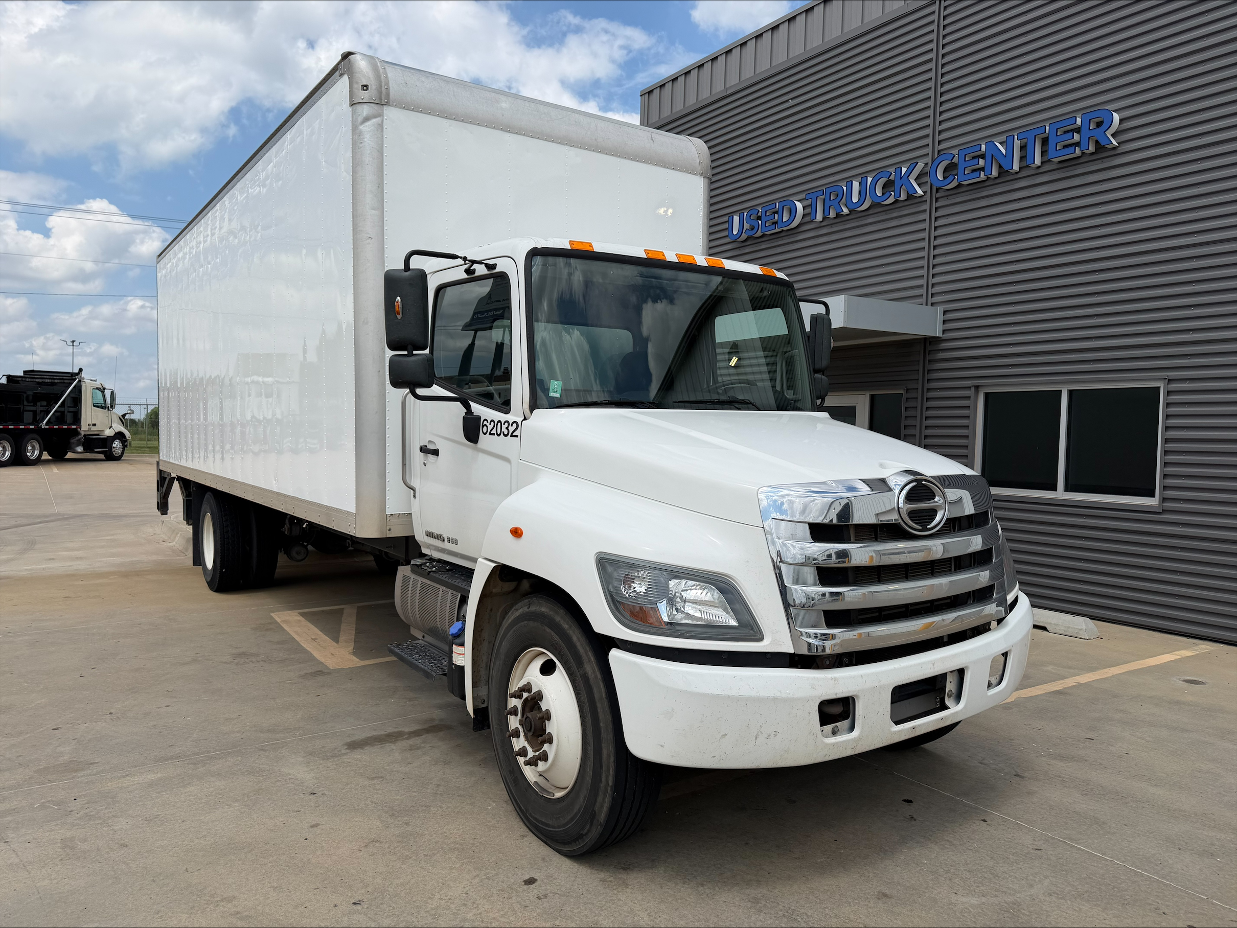 2020 Hino 268 in Oklahoma City, OK — photo 3