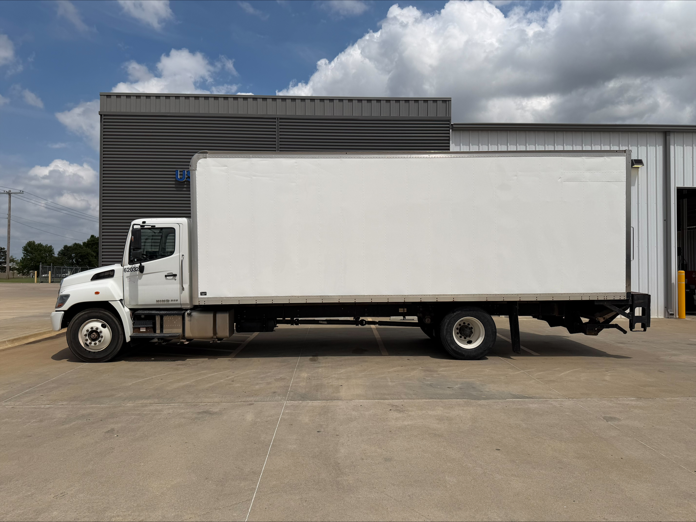 2020 Hino 268 in Oklahoma City, OK — photo 8