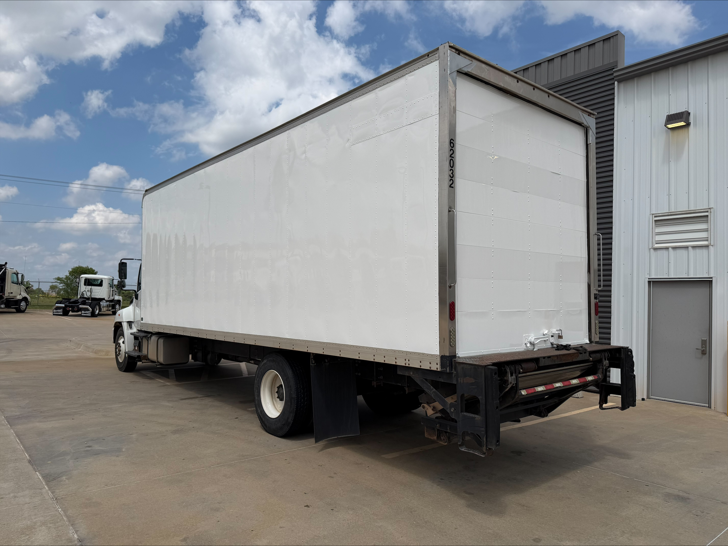 2020 Hino 268 in Oklahoma City, OK — photo 7