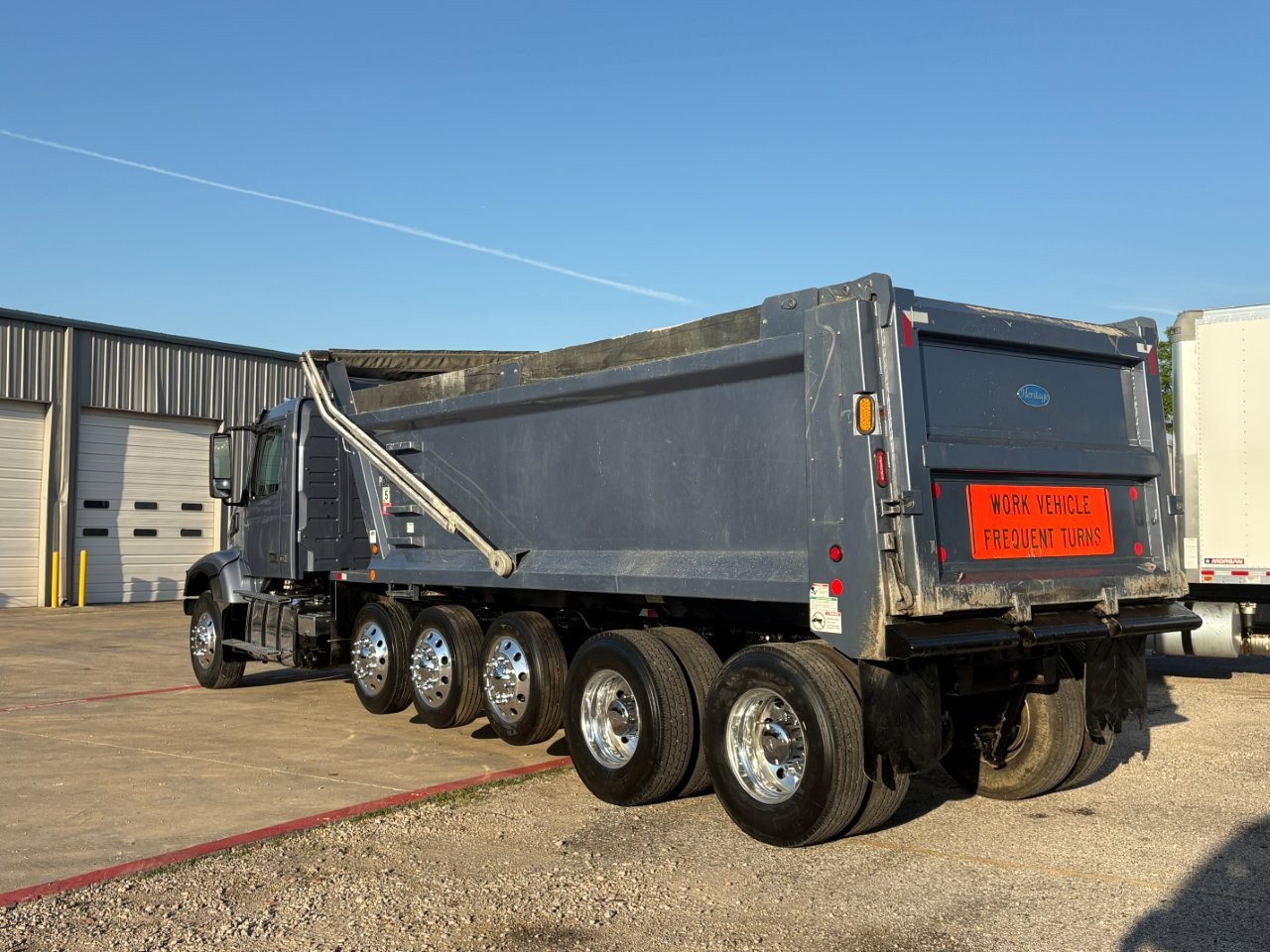 2024 Volvo VHD 300 in Fort Worth, TX — photo 7