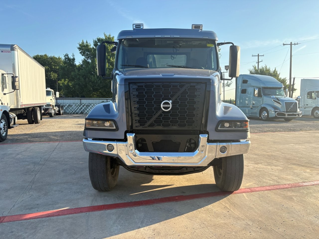 2024 Volvo VHD 300 in Fort Worth, TX — photo 2