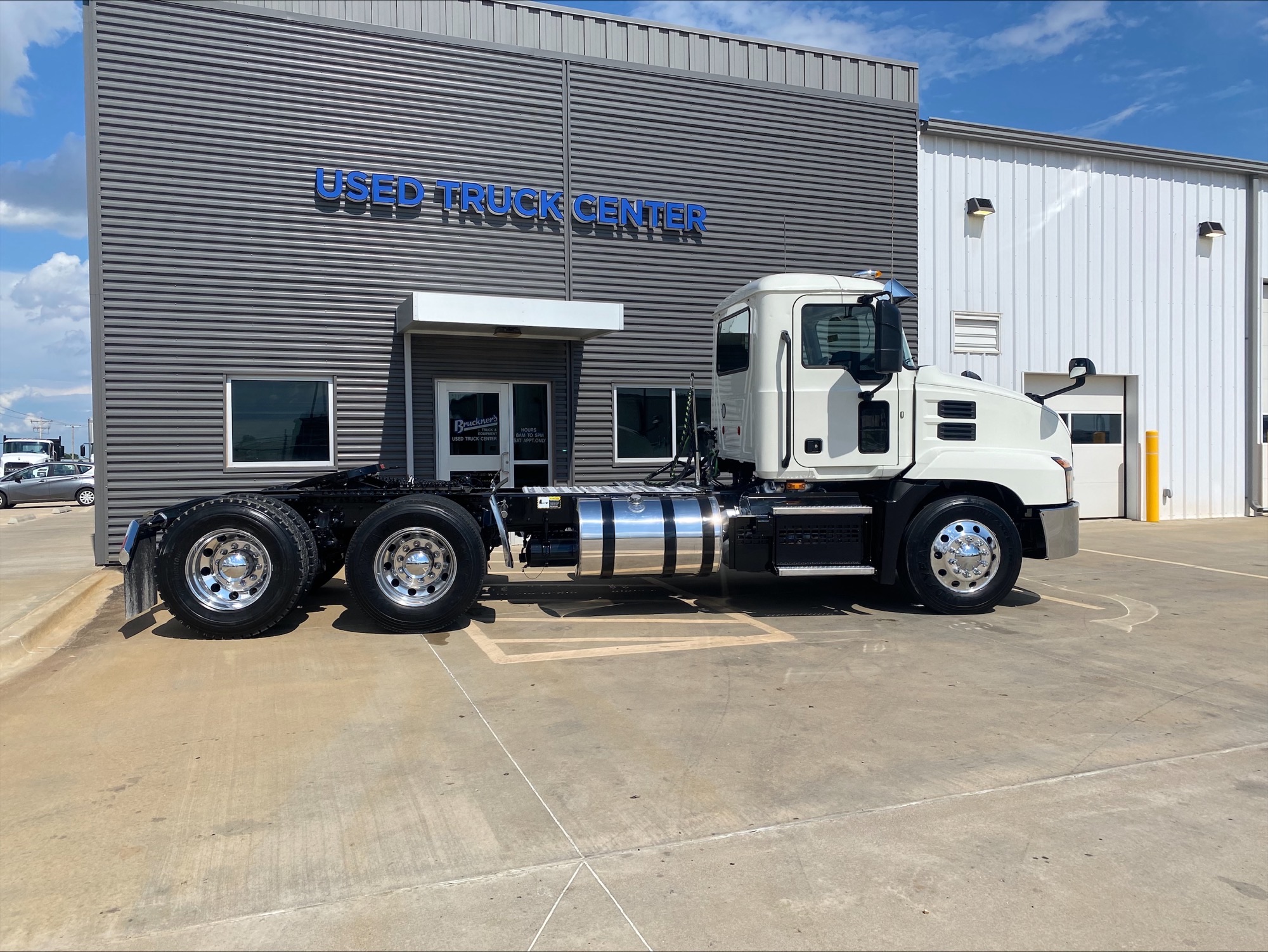 2021 Mack Anthem in Oklahoma City, OK — photo 4