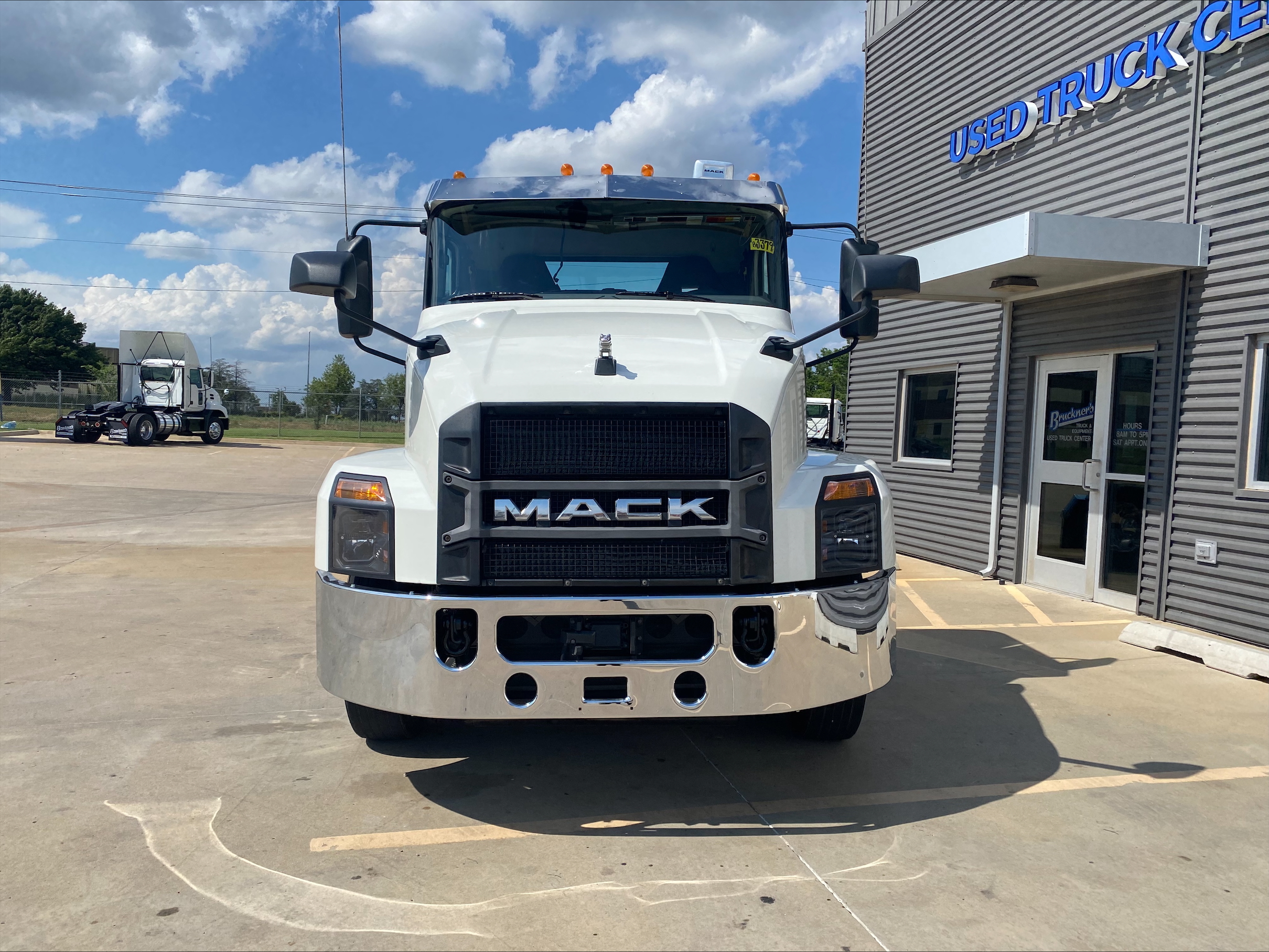2021 Mack Anthem in Oklahoma City, OK — photo 2