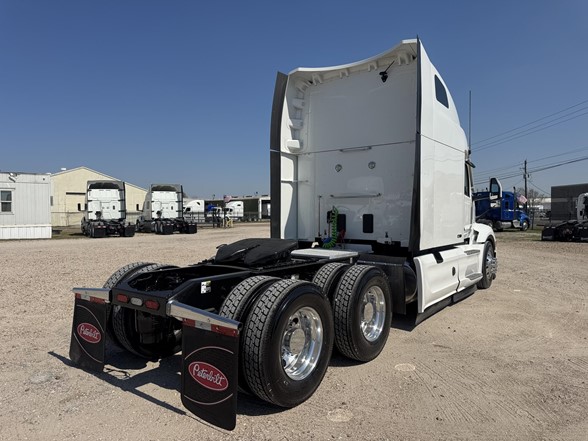 2024 Peterbilt 579 in San Antonio, TX — photo 3