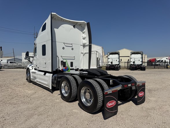 2024 Peterbilt 579 in San Antonio, TX — photo 2