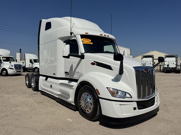 2024 Peterbilt 579 in San Antonio, TX — photo 4