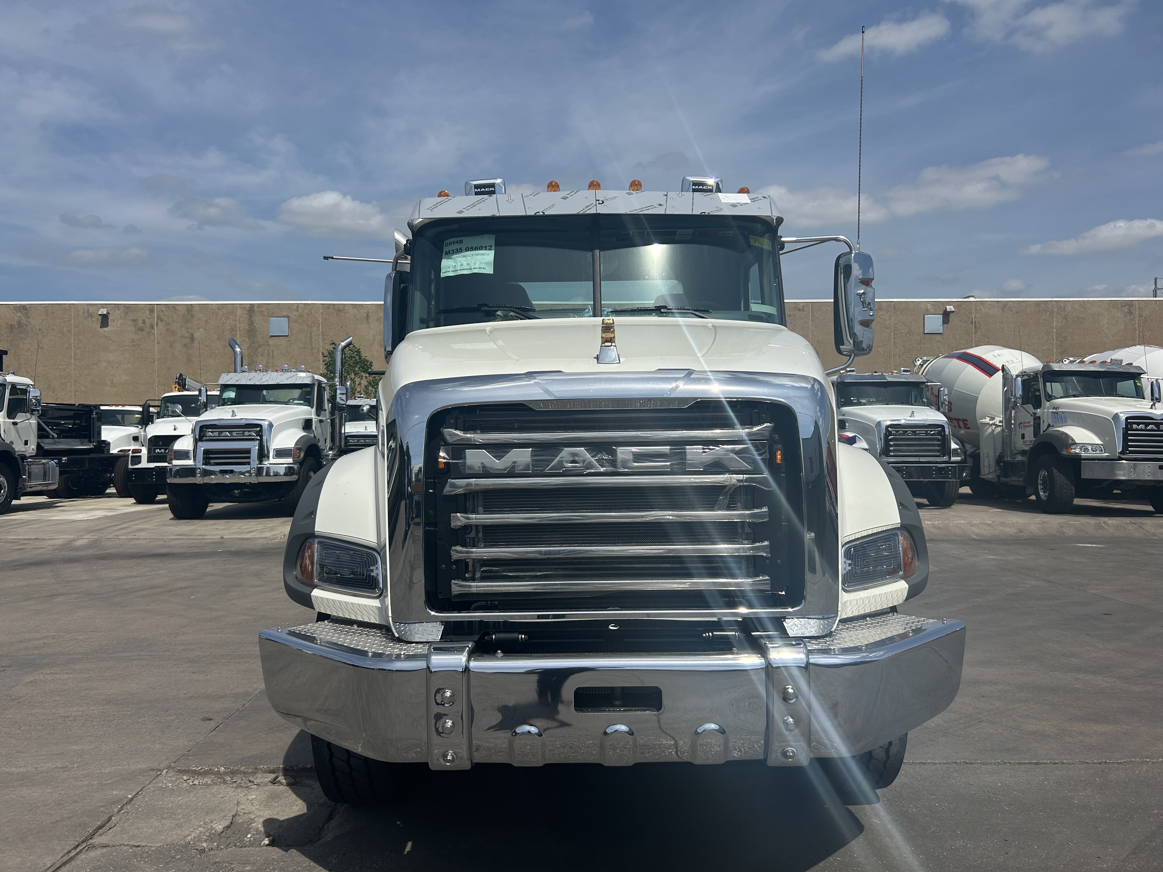 2026 Mack Granite in Dallas Irving Blvd, TX — photo 3