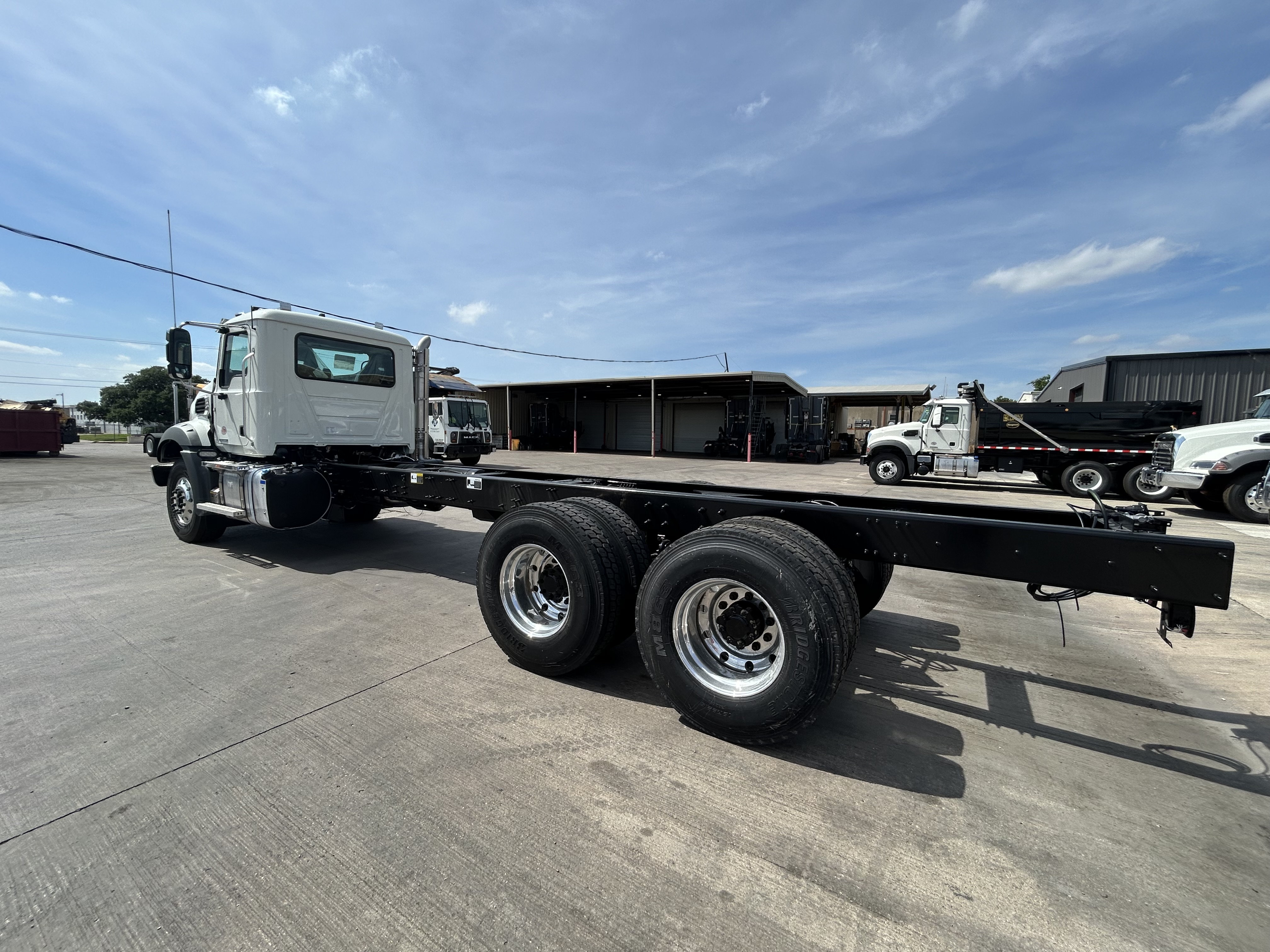 2026 Mack Granite in Dallas Irving Blvd, TX — photo 5