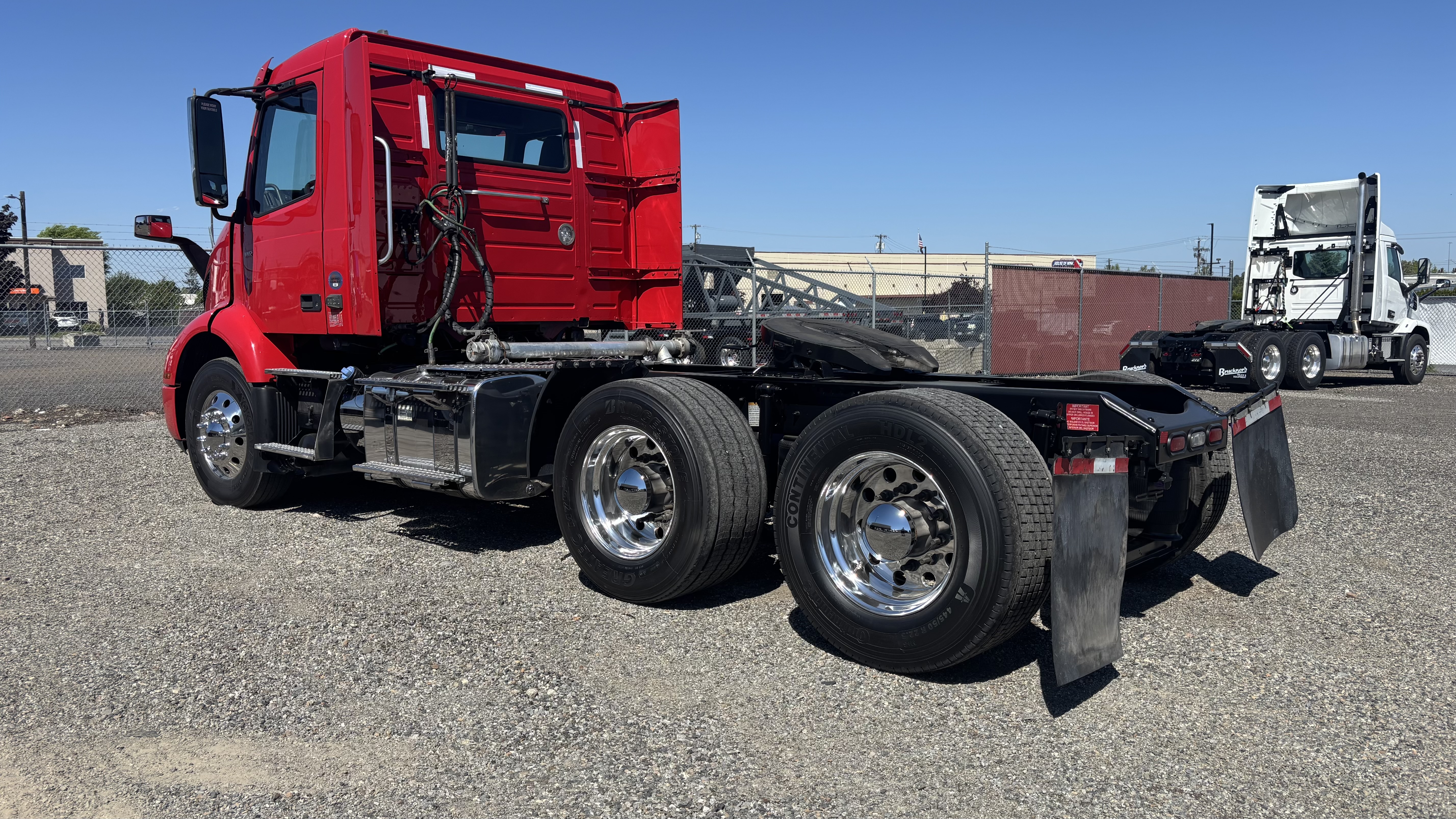 2023 Volvo VNR 640 in Spokane, WA — photo 7