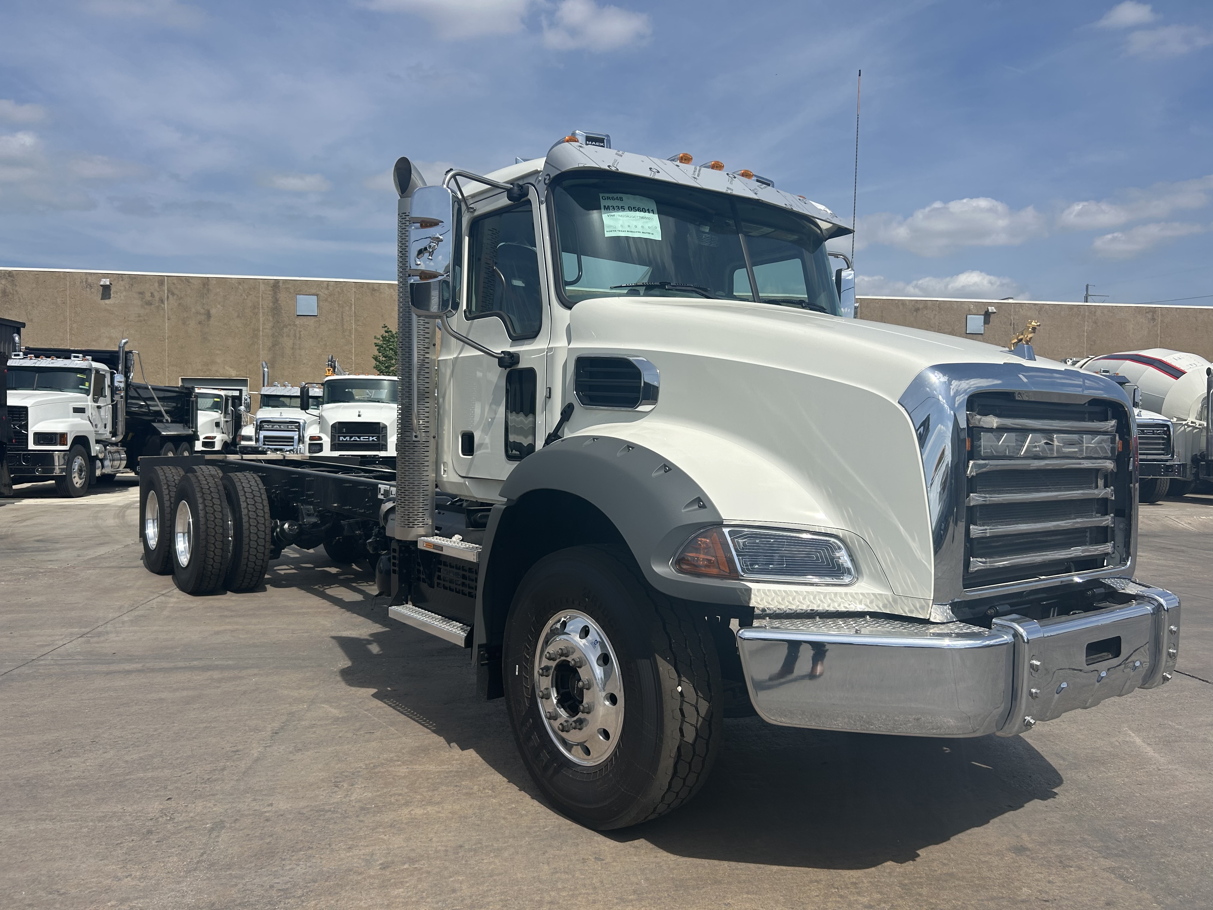 2026 Mack Granite in Dallas Irving Blvd, TX — photo 3