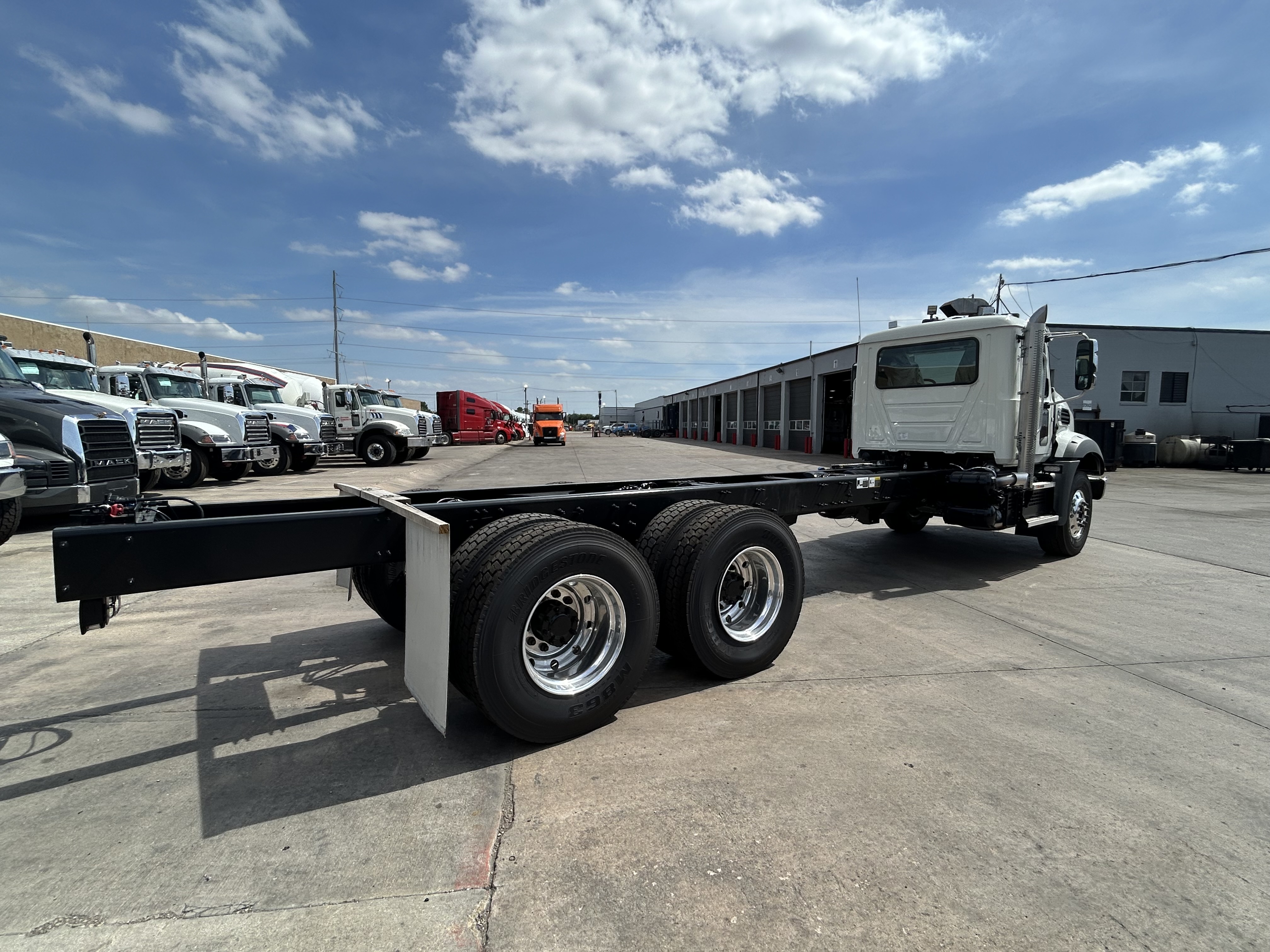 2026 Mack Granite in Dallas Irving Blvd, TX — photo 5