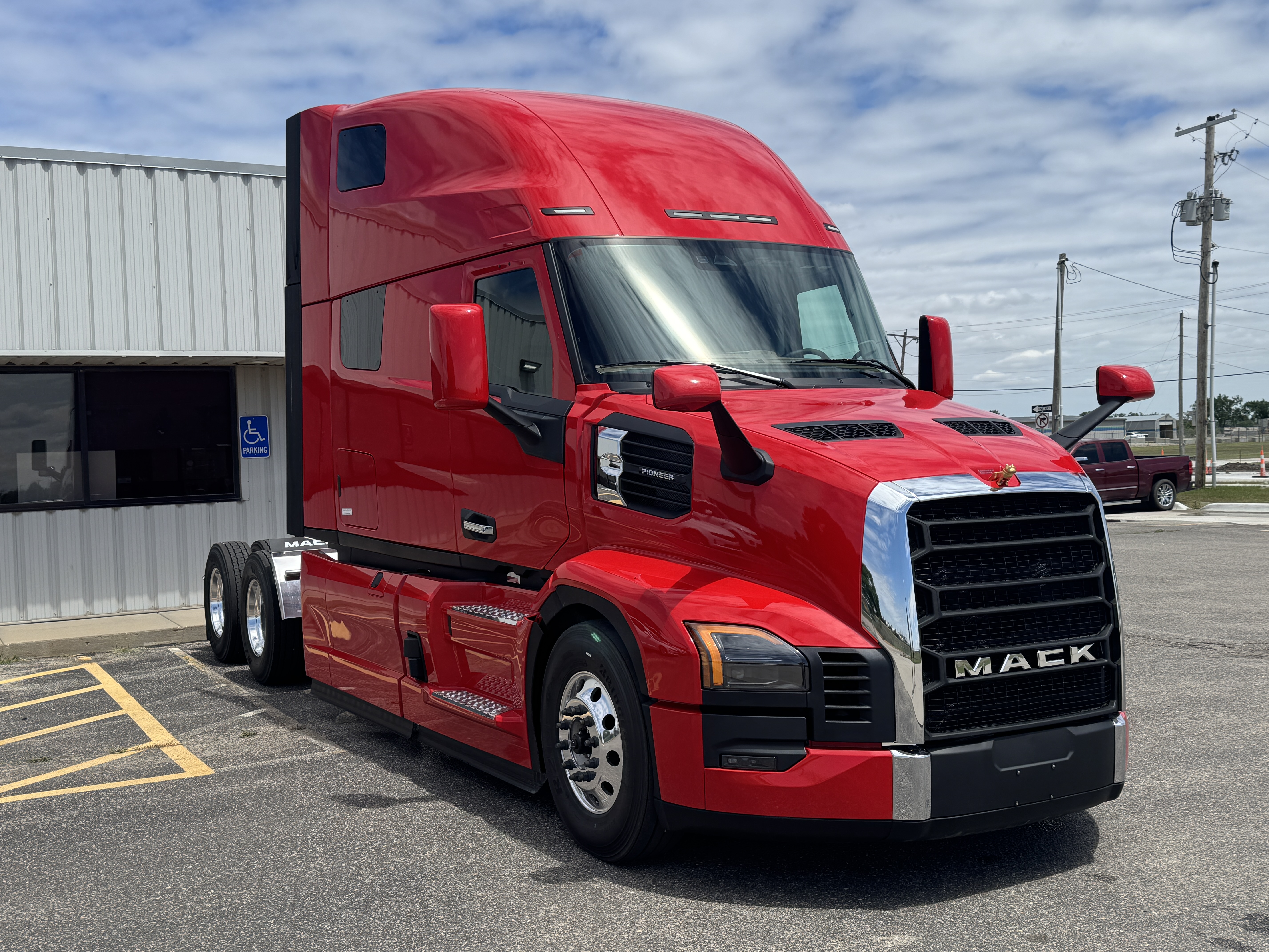 2027 Mack Pinnacle in Wichita, KS — photo 5