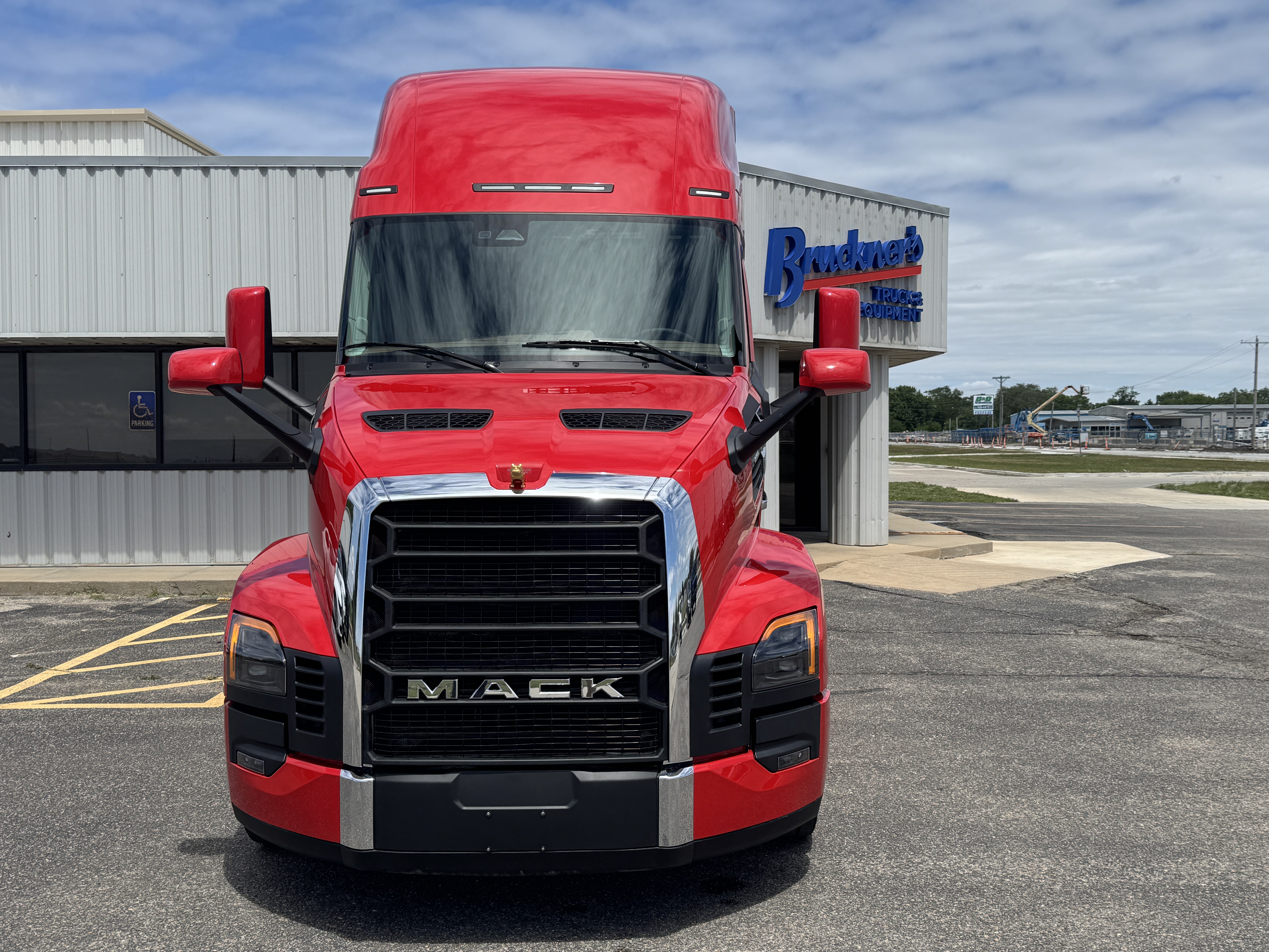 2027 Mack Pinnacle in Wichita, KS — photo 4