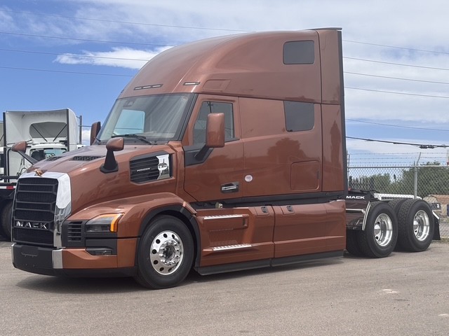 2027 Mack Pinnacle in Denver, CO