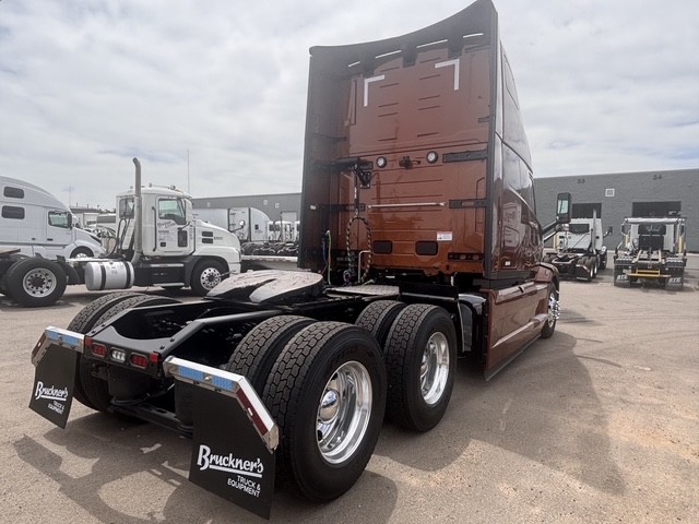 2027 Mack Pinnacle in Denver, CO — photo 4