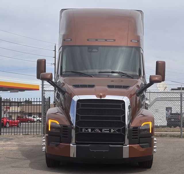 2027 Mack Pinnacle in Denver, CO — photo 3