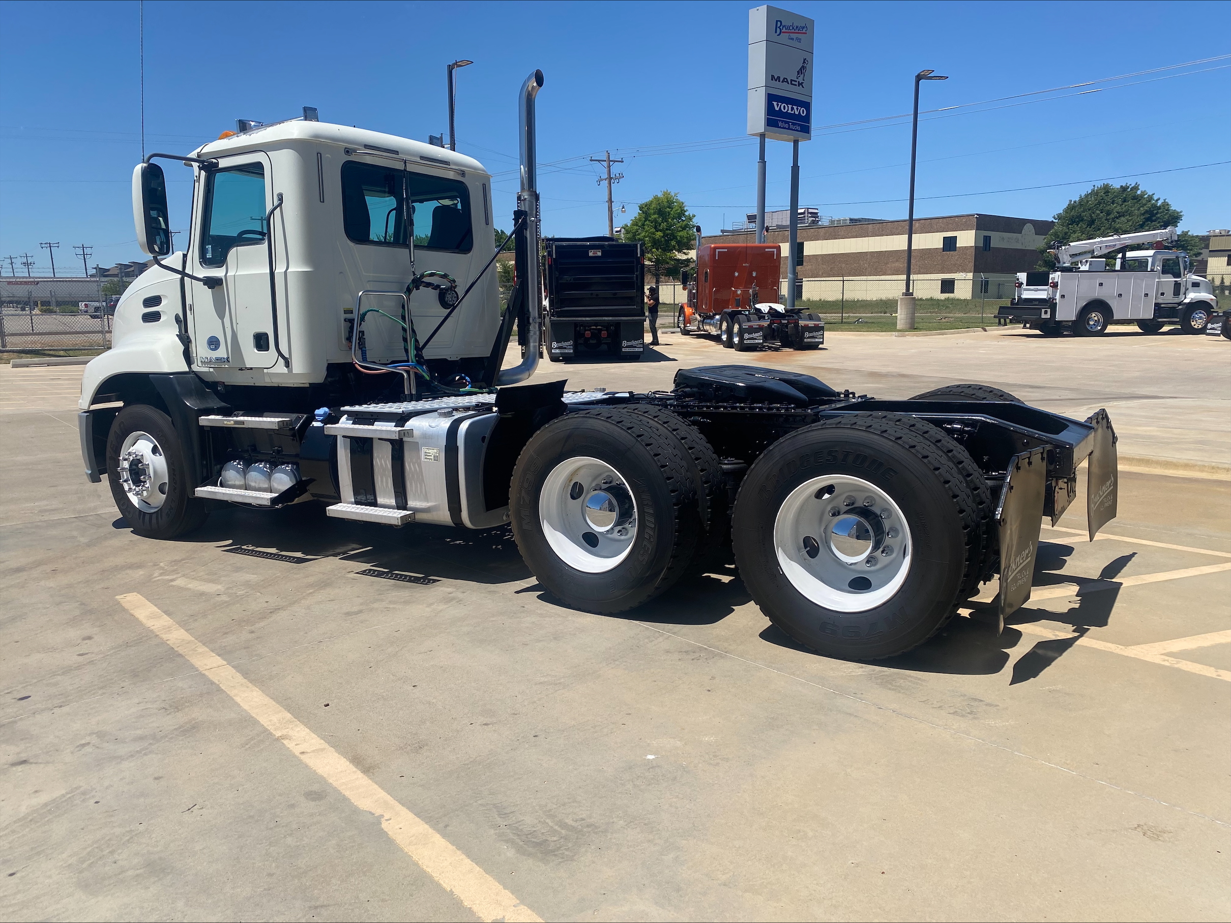 2016 Mack Pinnacle in Oklahoma City, OK — photo 7