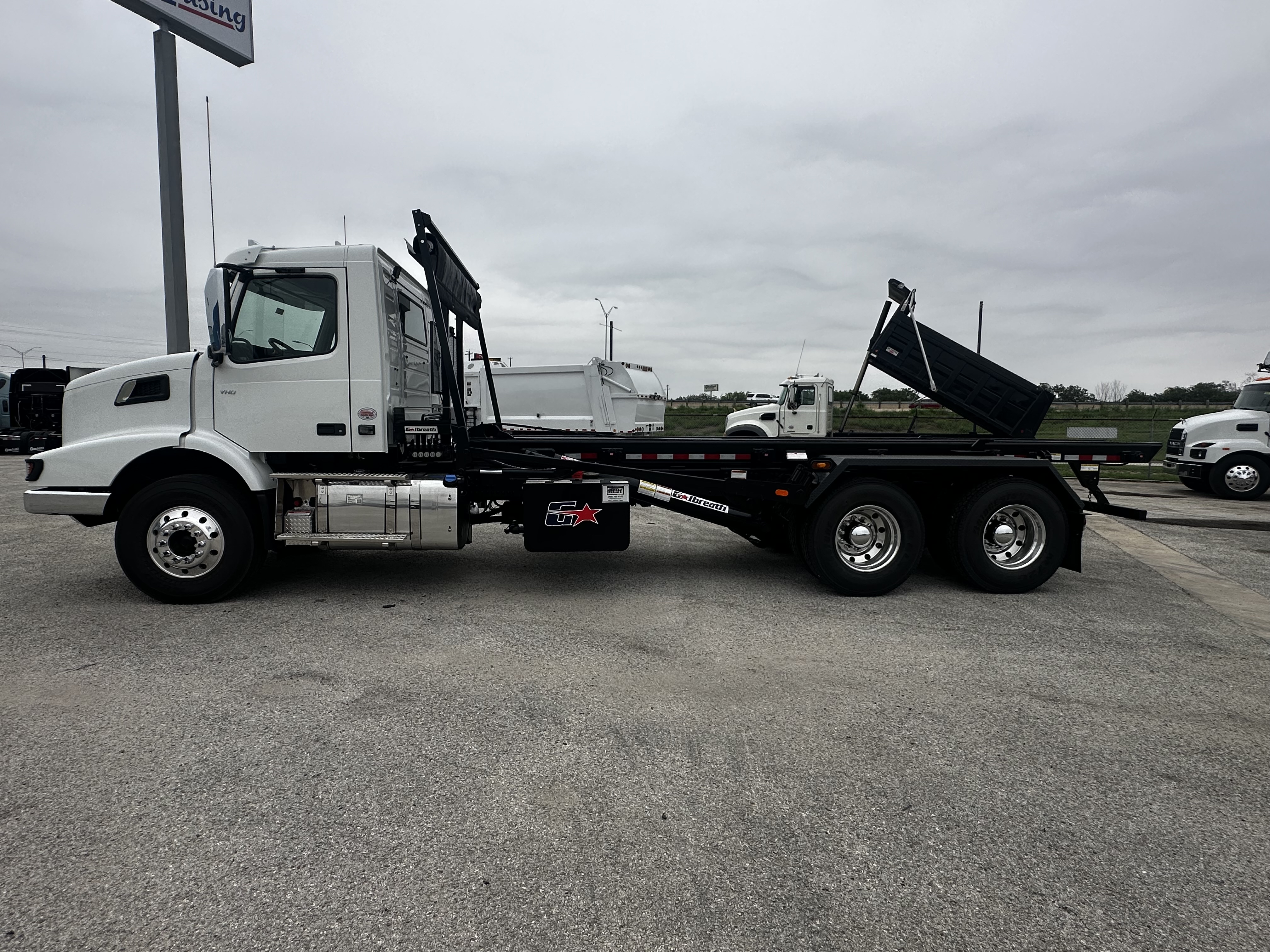 2026 Volvo in San Antonio, TX — photo 4