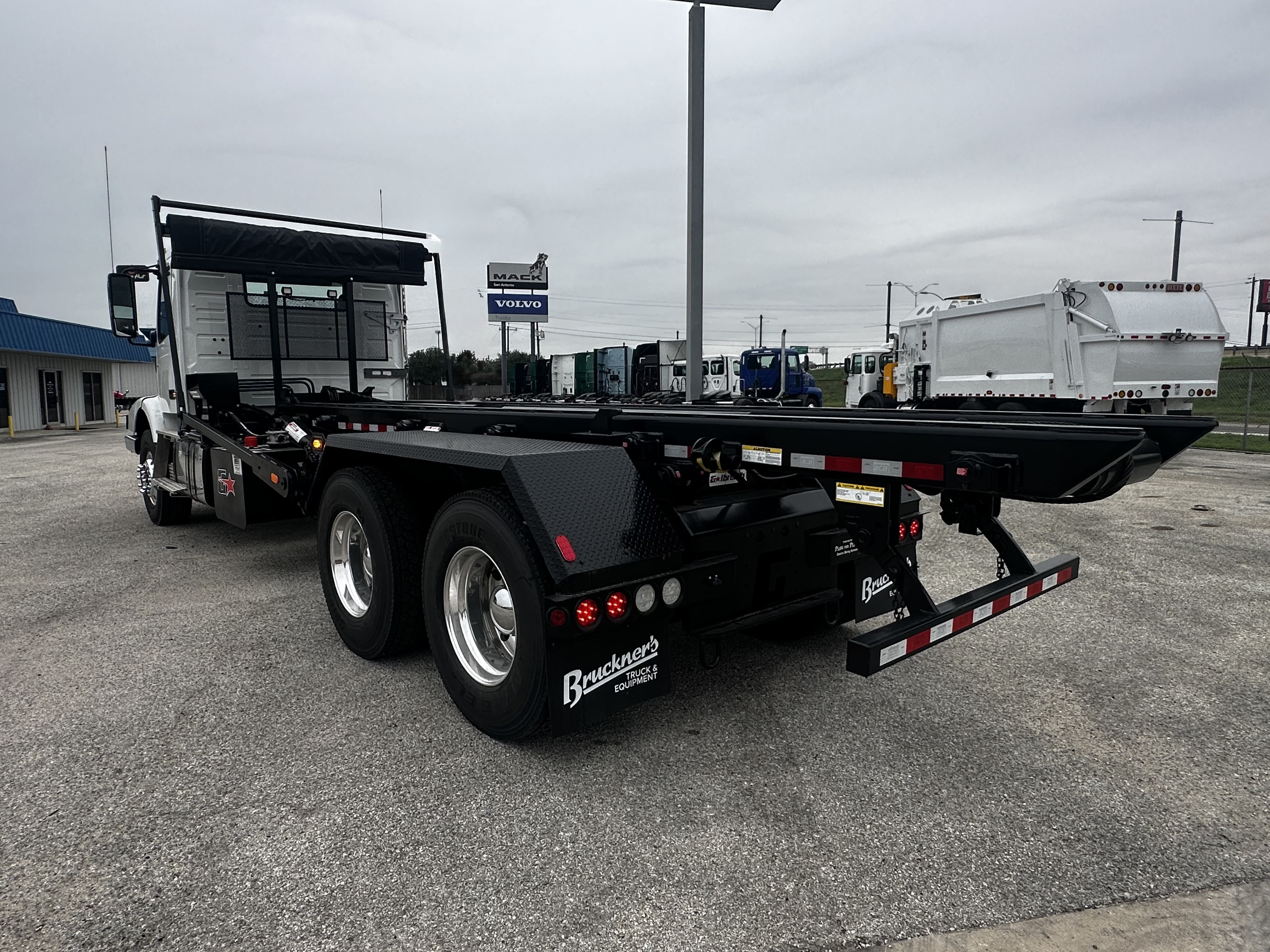 2026 Volvo in San Antonio, TX — photo 8