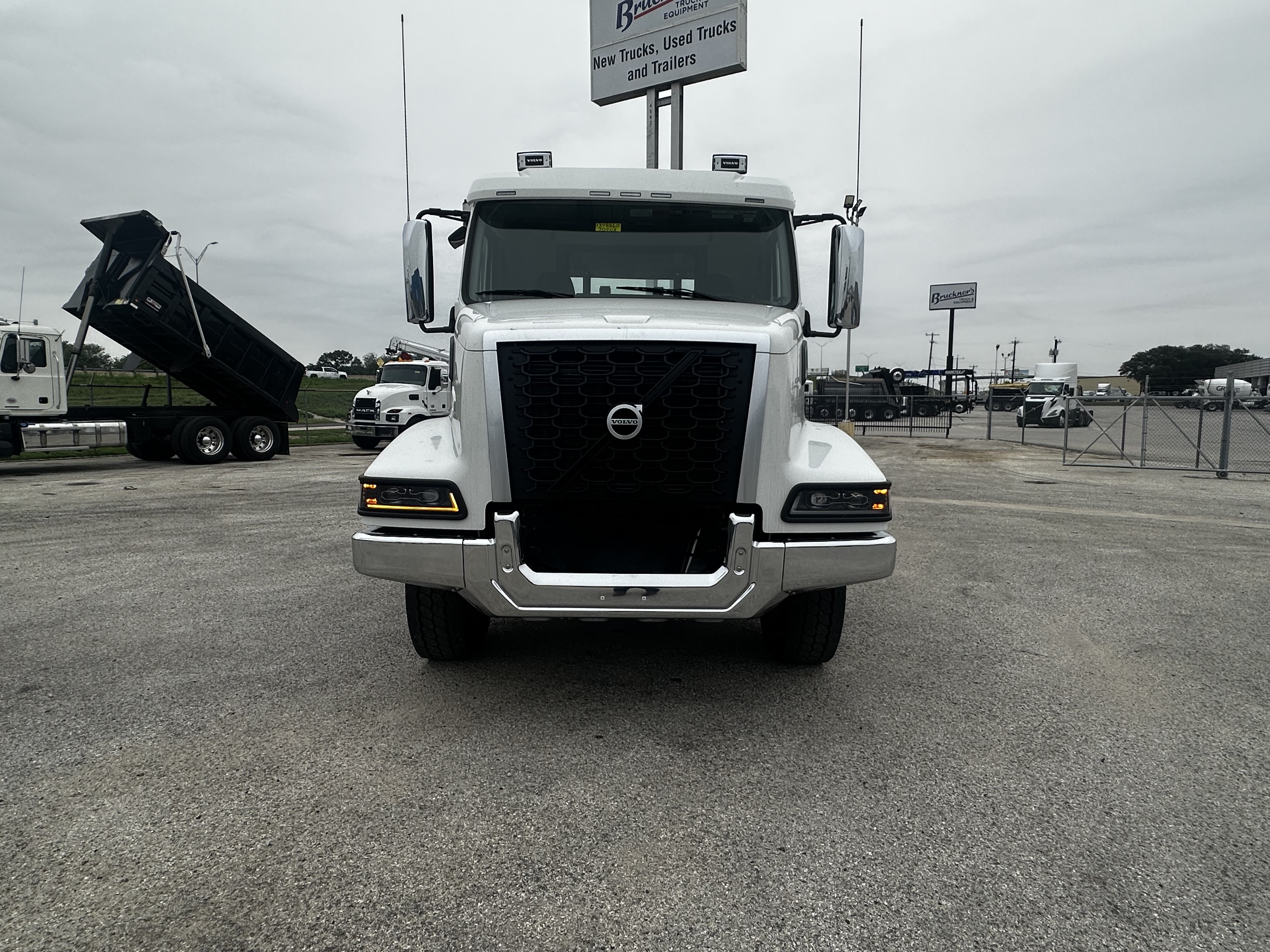 2026 Volvo in San Antonio, TX — photo 3